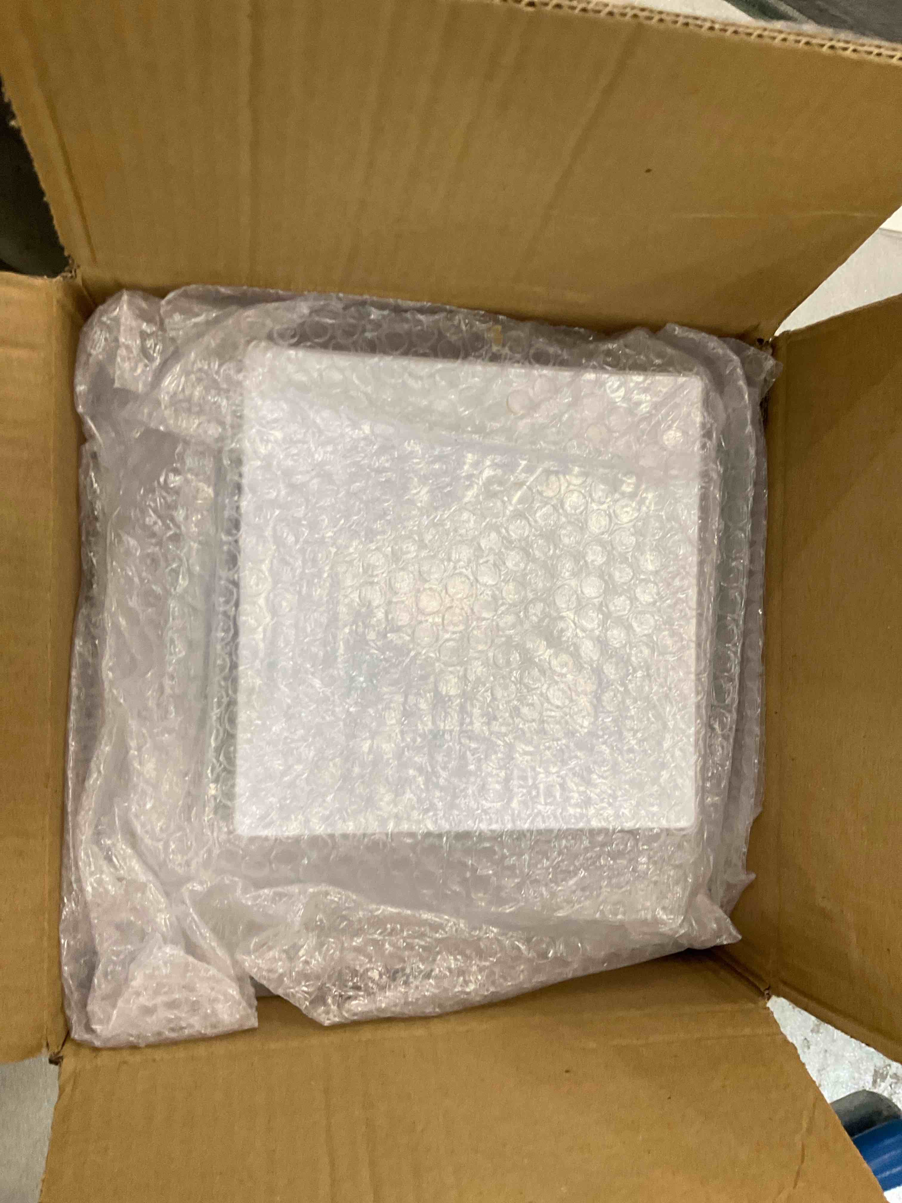https://s3.amazonaws.com/lotting-images-prod/bidfta/EXS00616127_1697813178578.jpeg