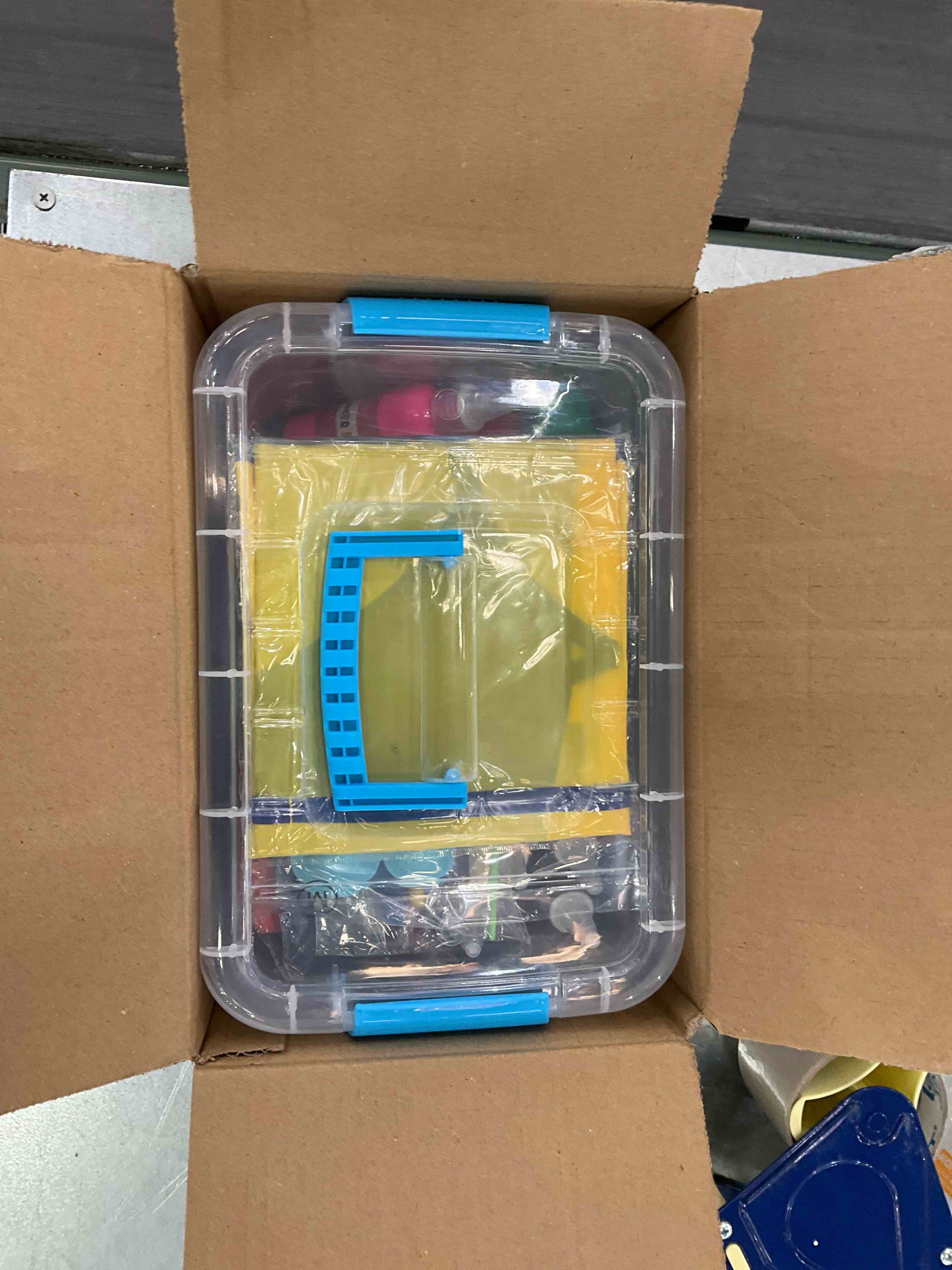 https://s3.amazonaws.com/lotting-images-prod/bidfta/EXS00616369_1697829109118.jpeg