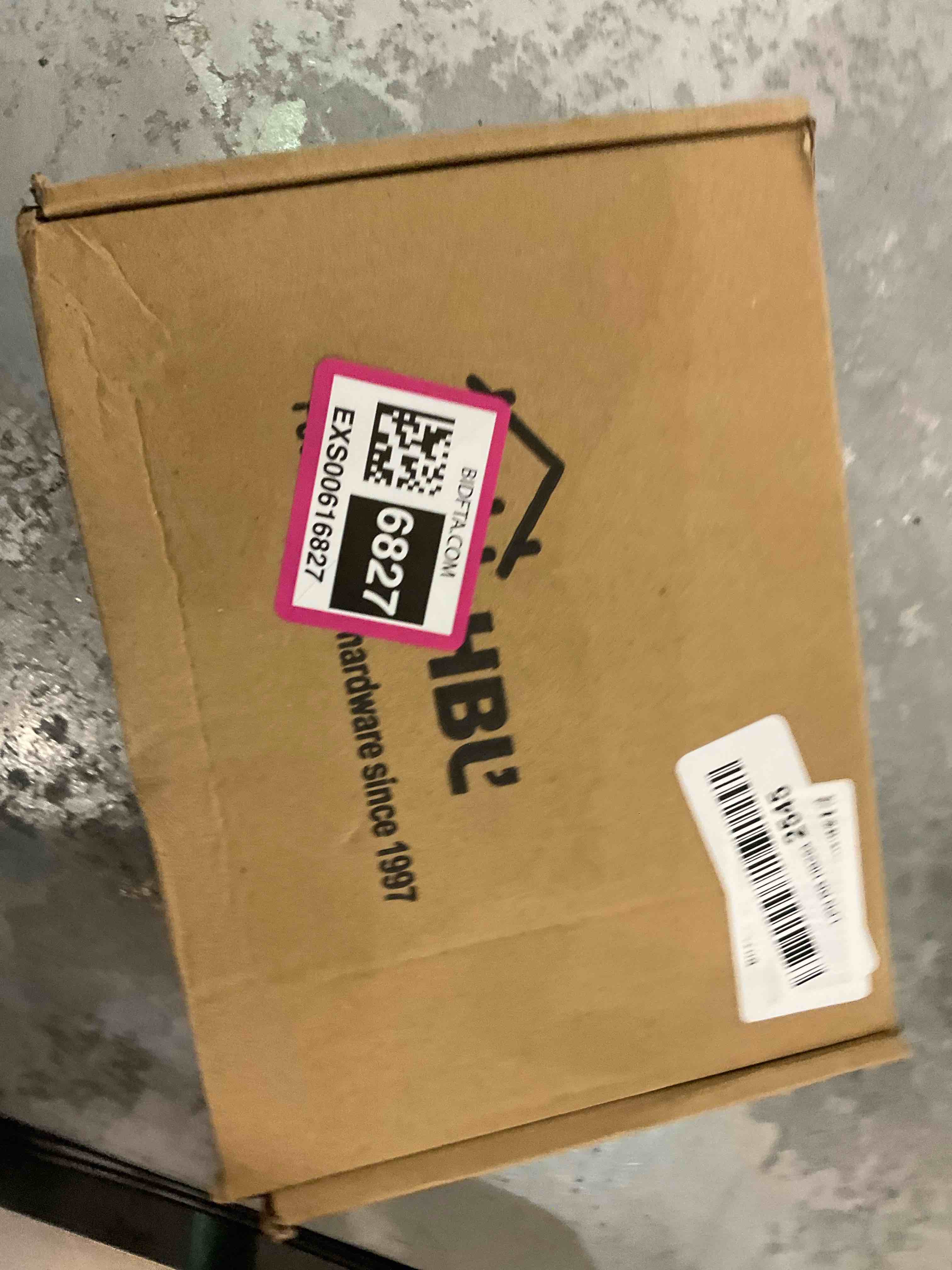 https://s3.amazonaws.com/lotting-images-prod/bidfta/EXS00616827_1699387495402.jpeg