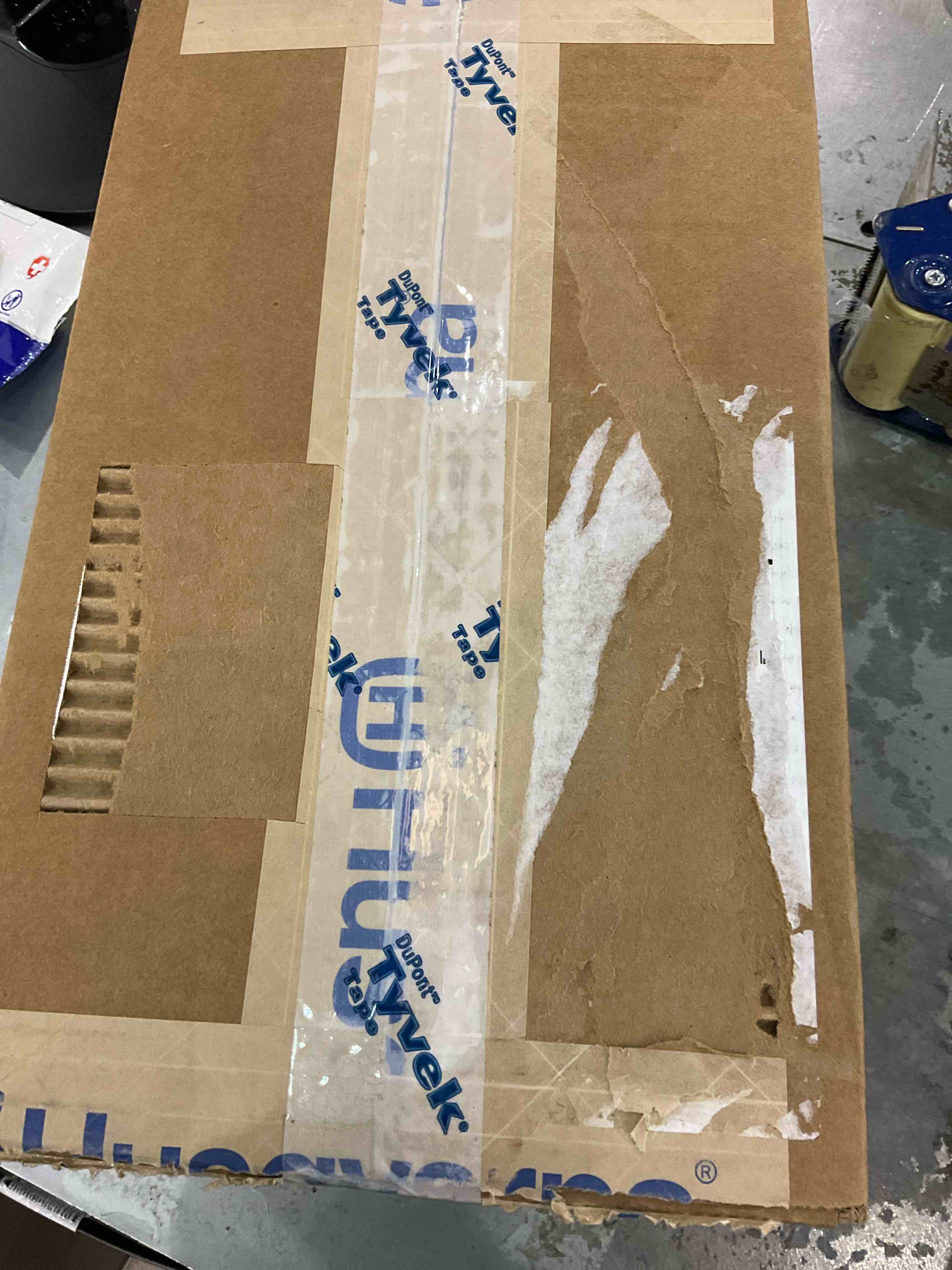 https://s3.amazonaws.com/lotting-images-prod/bidfta/EXS00616867_1699450030963.jpeg