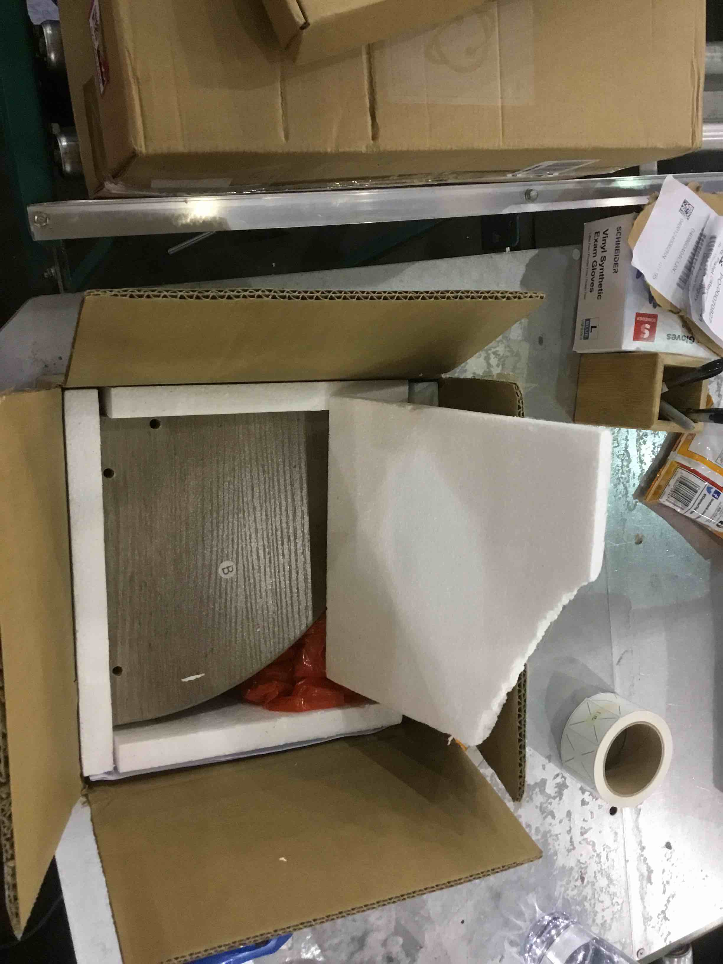 https://s3.amazonaws.com/lotting-images-prod/bidfta/EXS00617058_1699558904613.jpeg