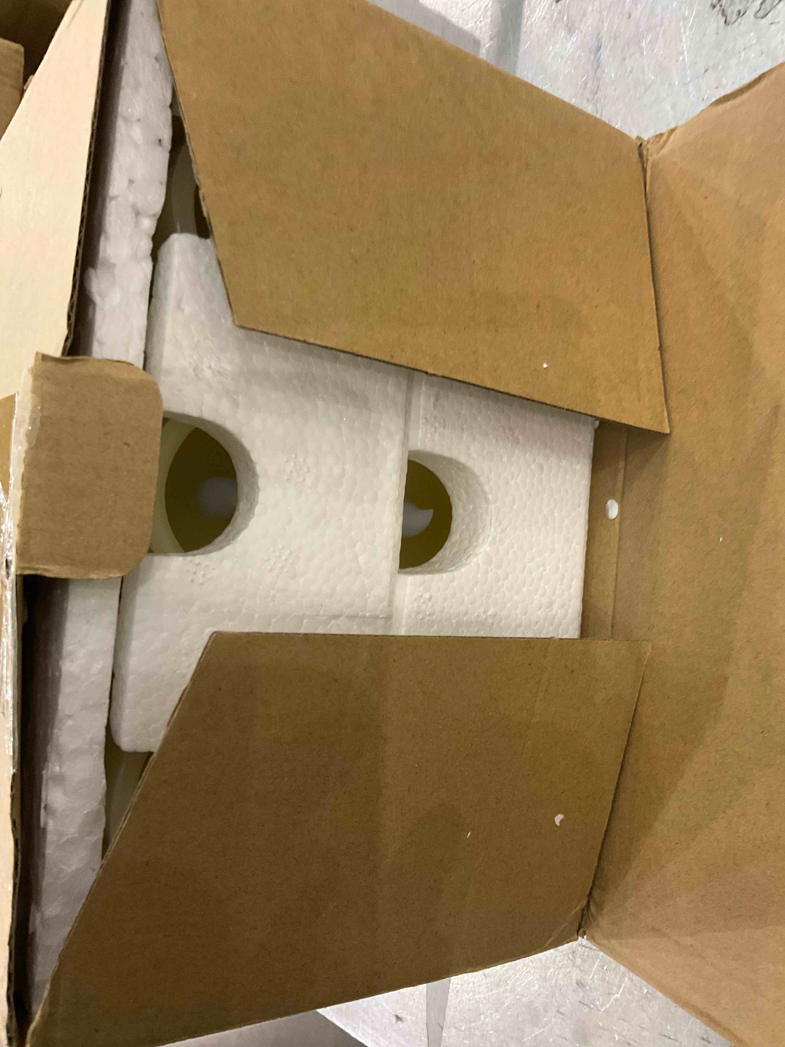 https://s3.amazonaws.com/lotting-images-prod/bidfta/EXS00618236_1699628591732.jpeg