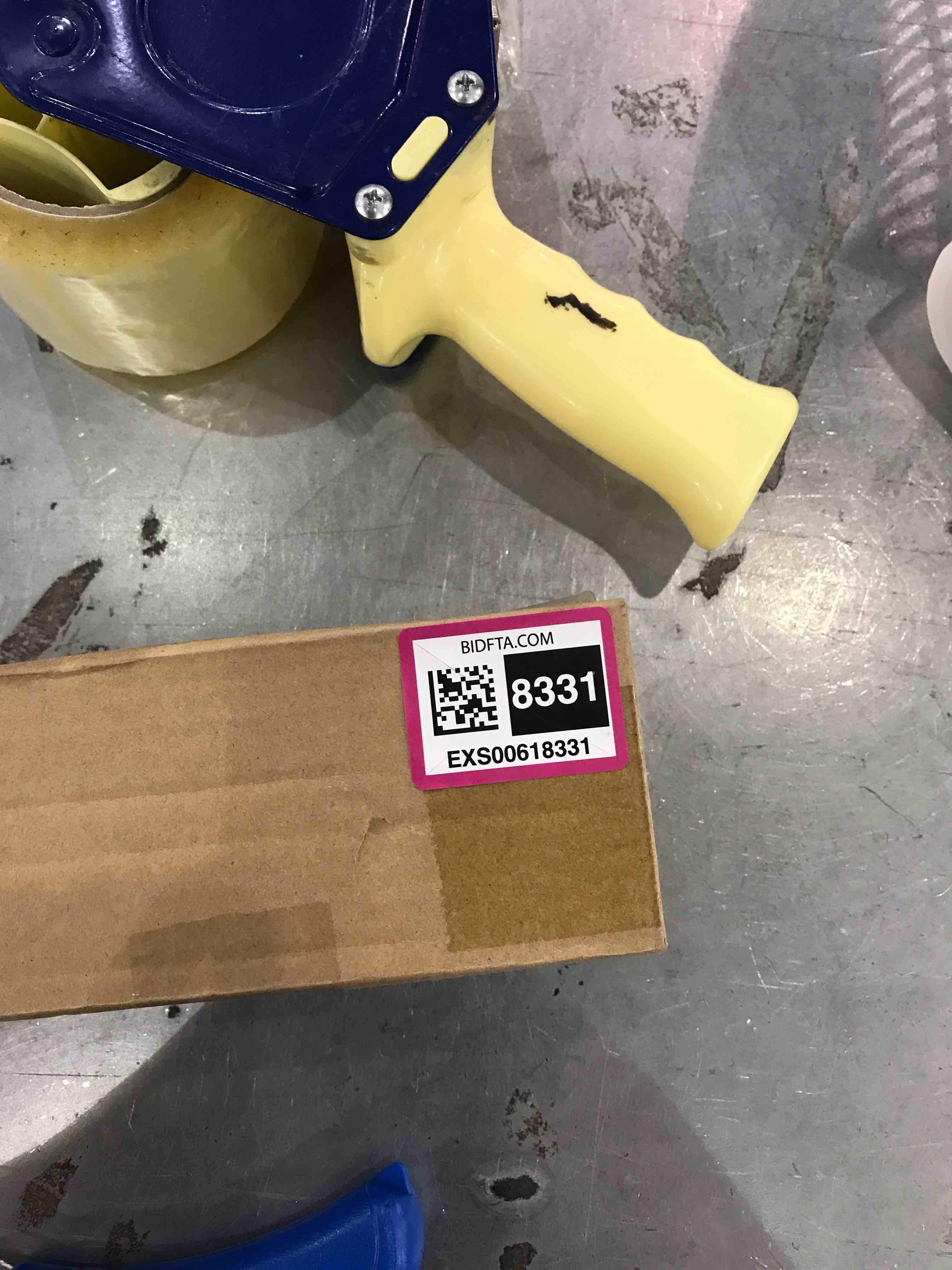 https://s3.amazonaws.com/lotting-images-prod/bidfta/EXS00618331_1699965846337.jpeg