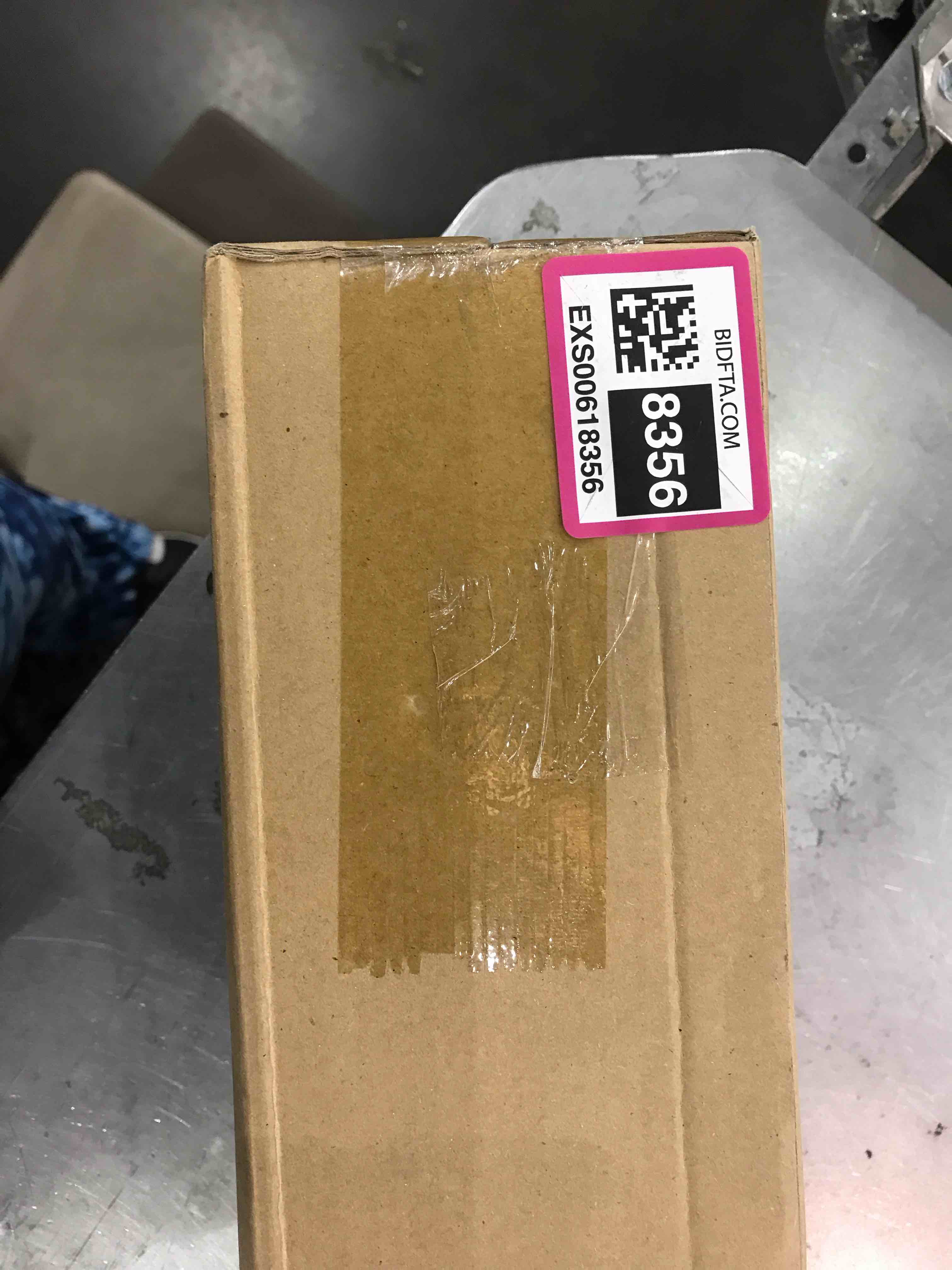 https://s3.amazonaws.com/lotting-images-prod/bidfta/EXS00618356_1699971723729.jpeg