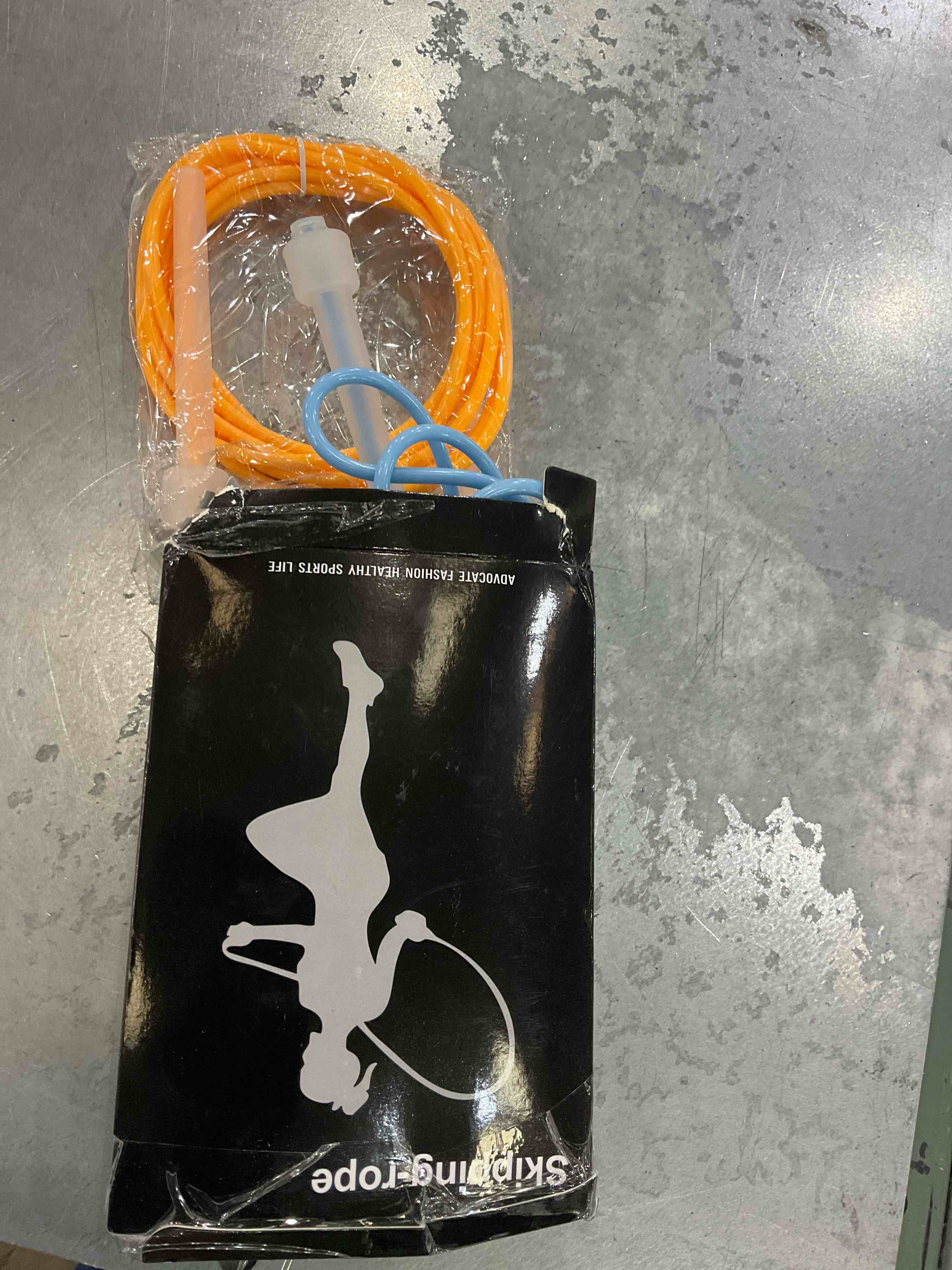https://s3.amazonaws.com/lotting-images-prod/bidfta/EXS00618893_1699278786639.jpeg