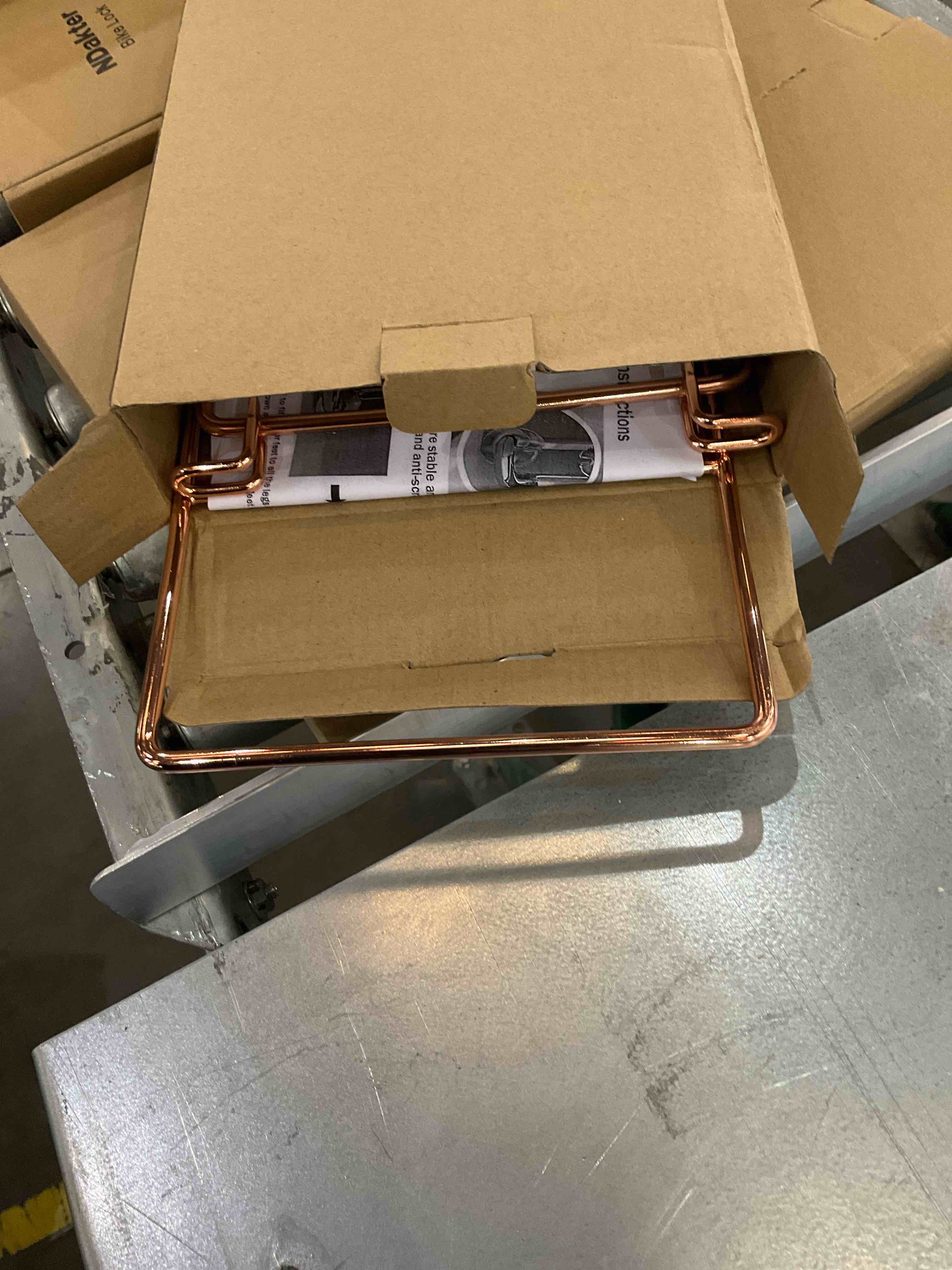 https://s3.amazonaws.com/lotting-images-prod/bidfta/EXS00619688_1697745440145.jpeg