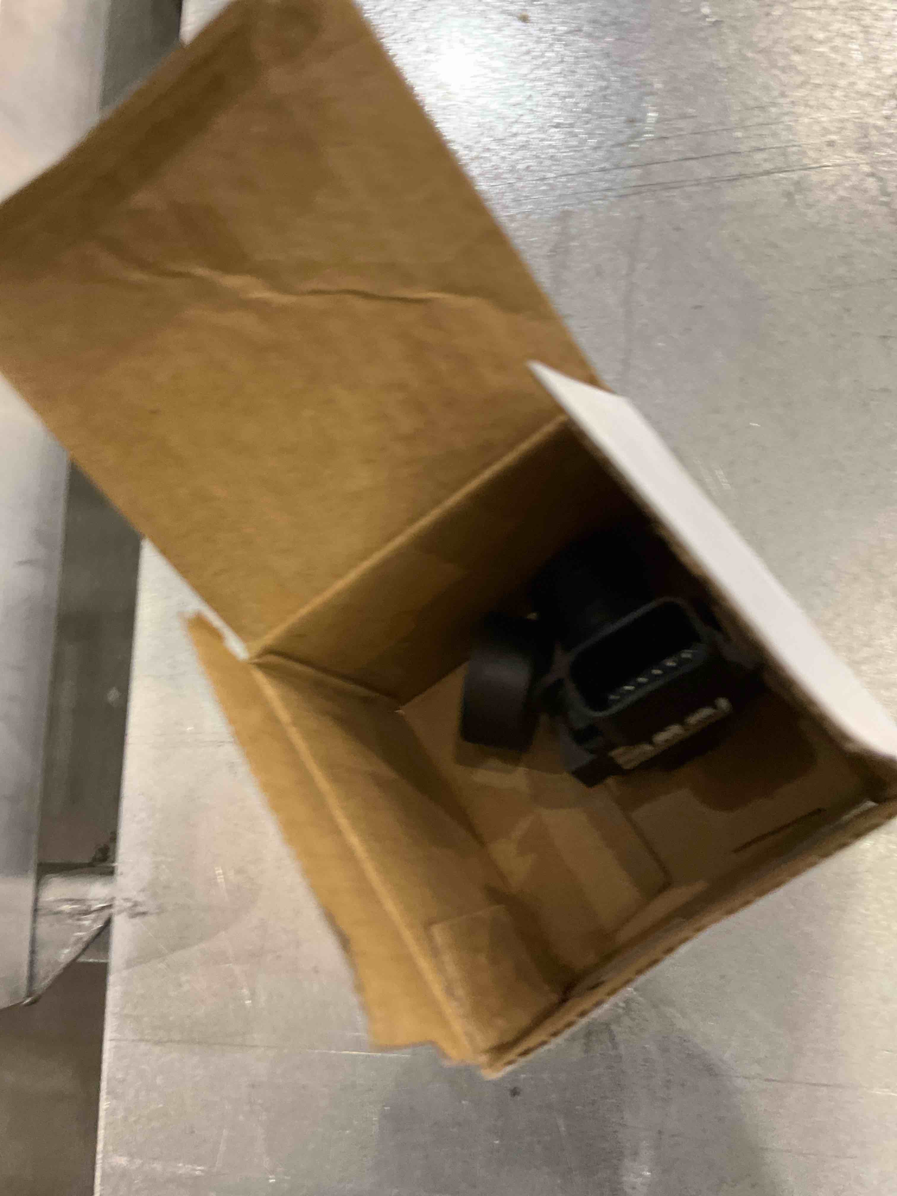 https://s3.amazonaws.com/lotting-images-prod/bidfta/EXS00619690_1697745658523.jpeg