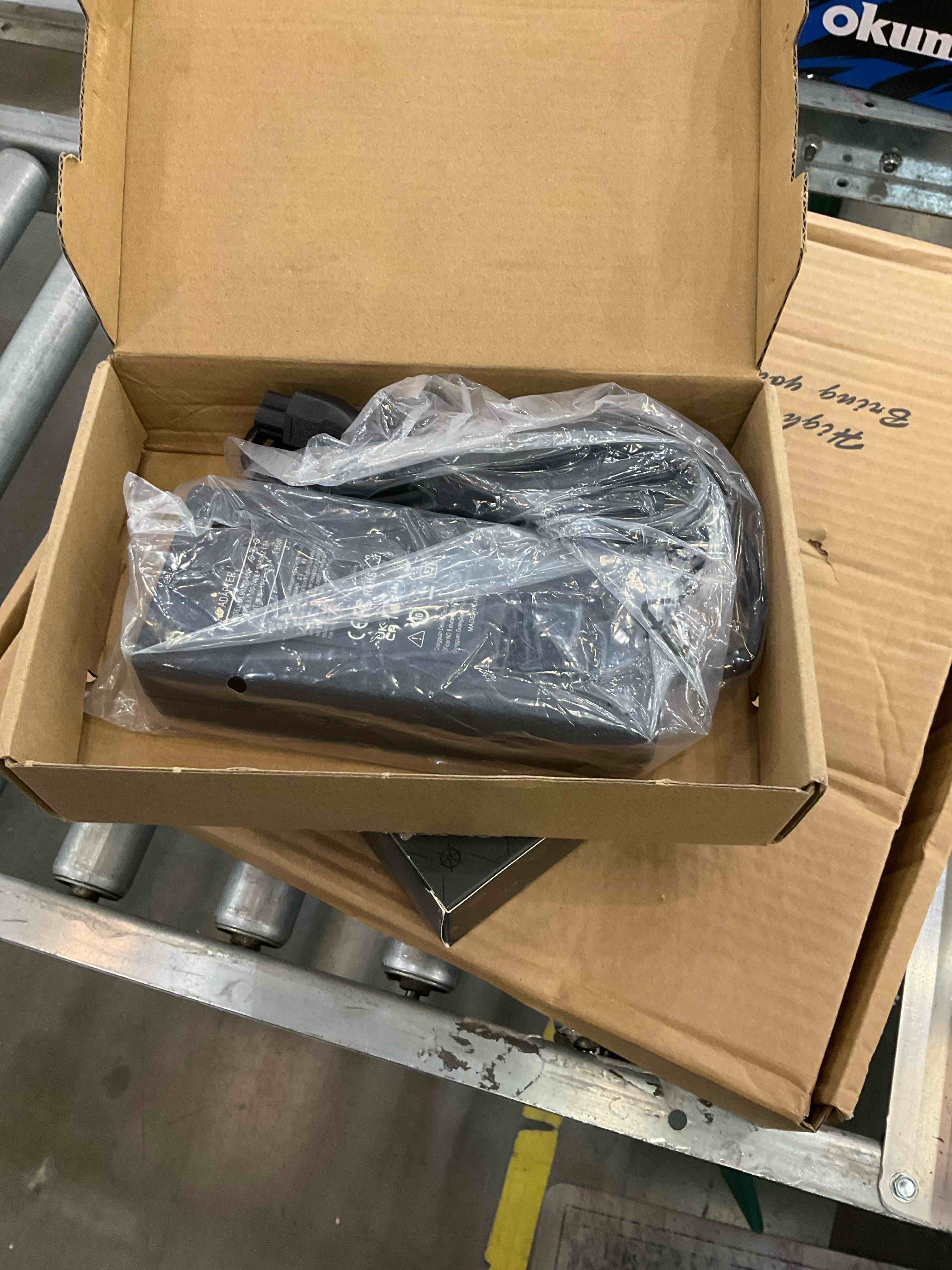 https://s3.amazonaws.com/lotting-images-prod/bidfta/EXS00619839_1697829019705.jpeg