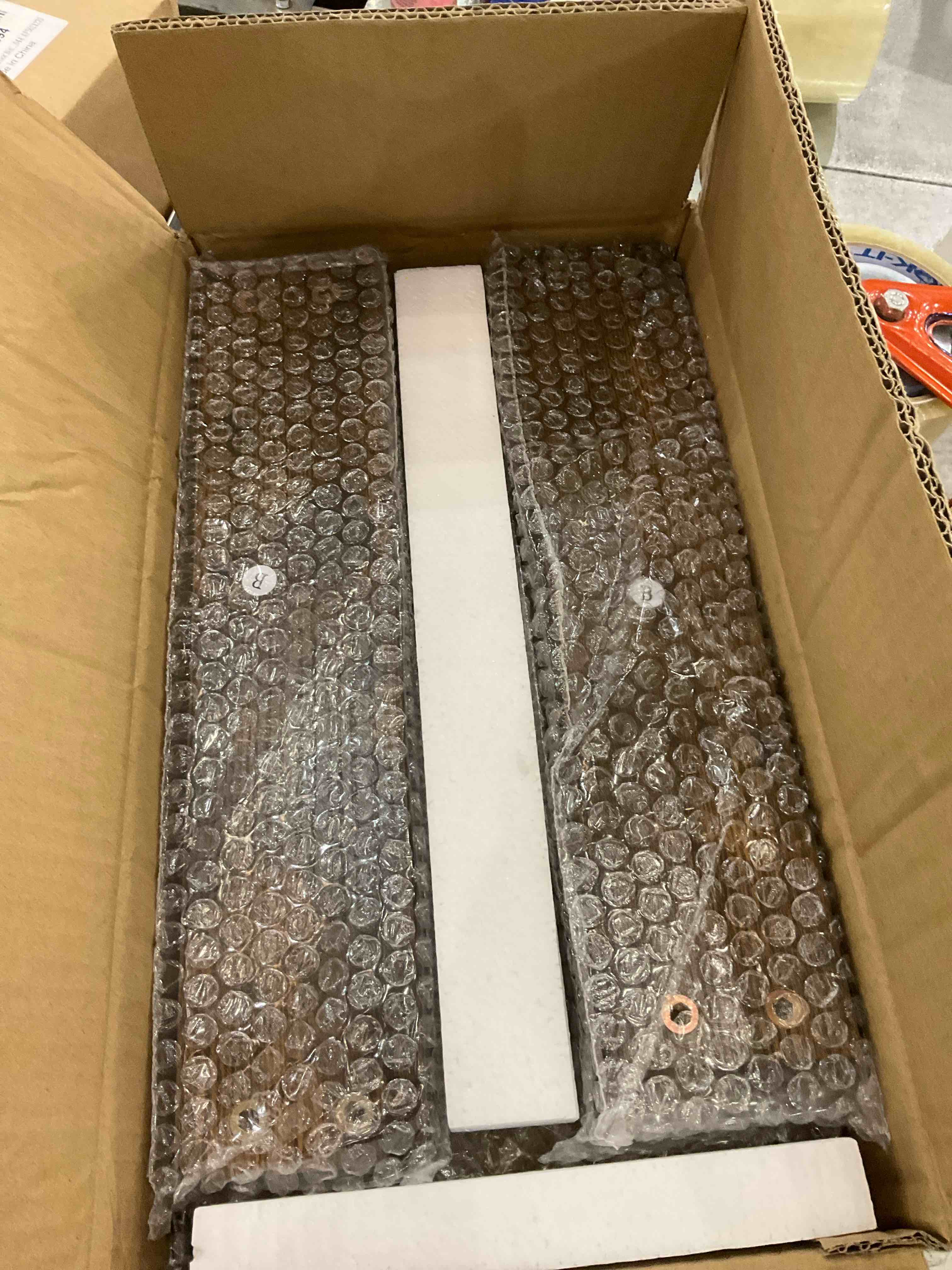 https://s3.amazonaws.com/lotting-images-prod/bidfta/EXS00619918_1698071918554.jpeg