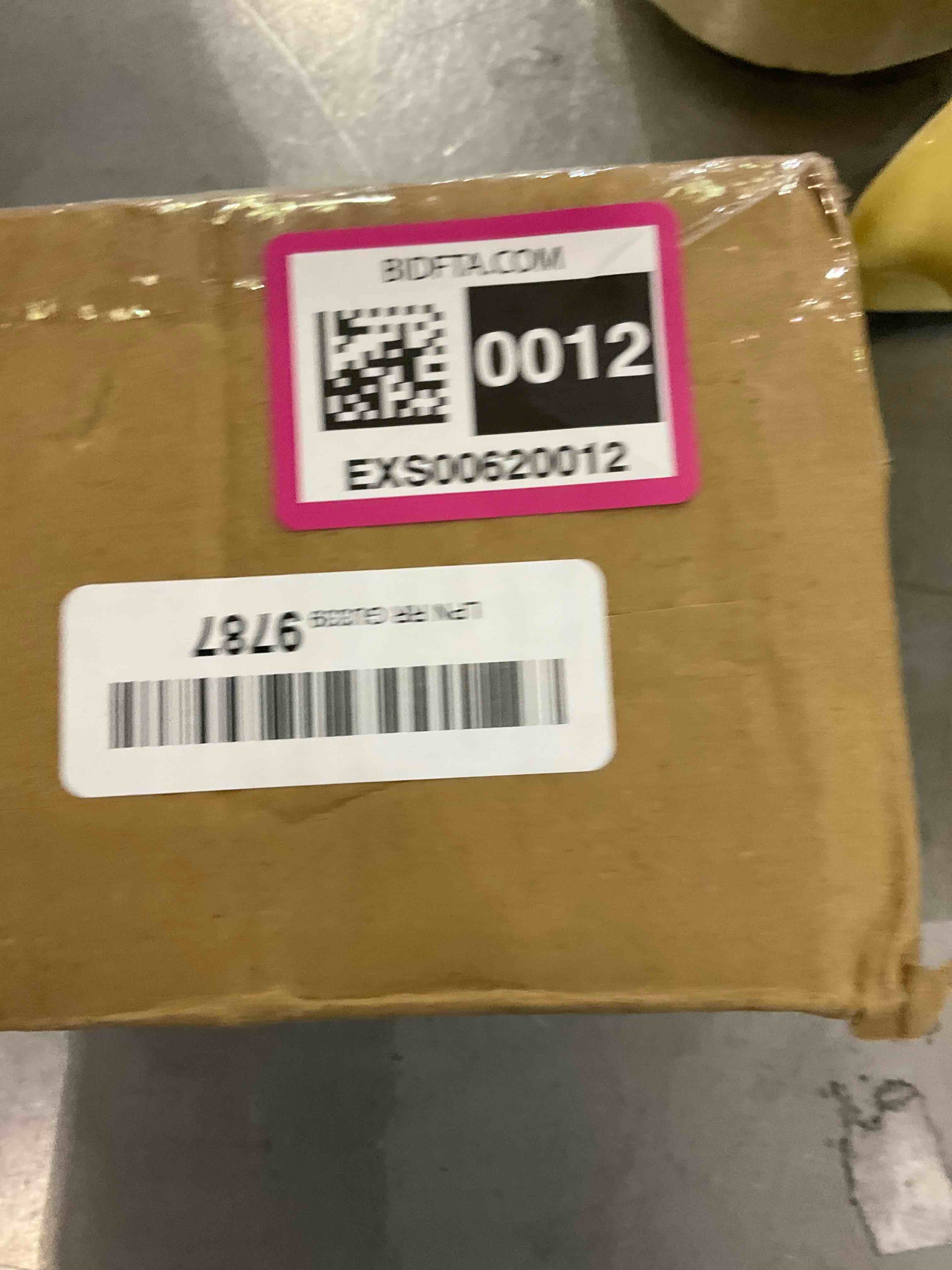 https://s3.amazonaws.com/lotting-images-prod/bidfta/EXS00620012_1695221309936.jpeg