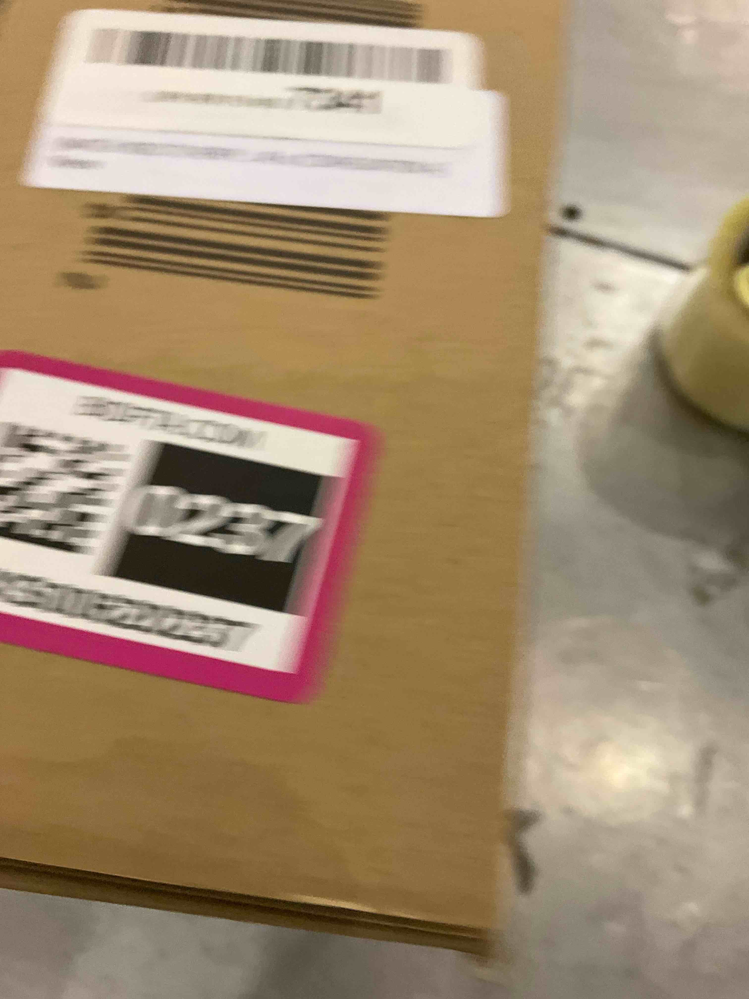 https://s3.amazonaws.com/lotting-images-prod/bidfta/EXS00620237_1695307201082.jpeg