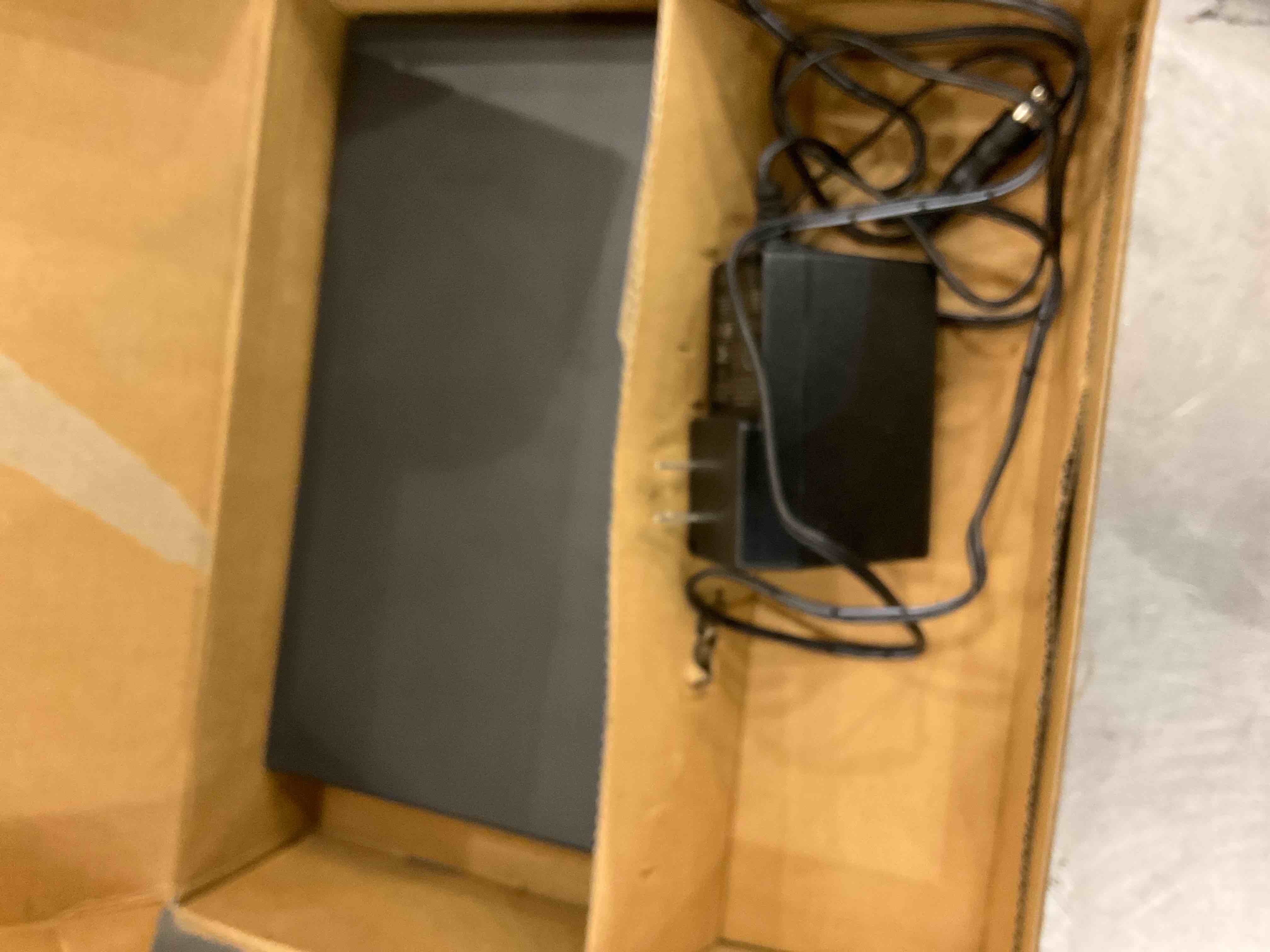 https://s3.amazonaws.com/lotting-images-prod/bidfta/EXS00620243_1695307808097.jpeg
