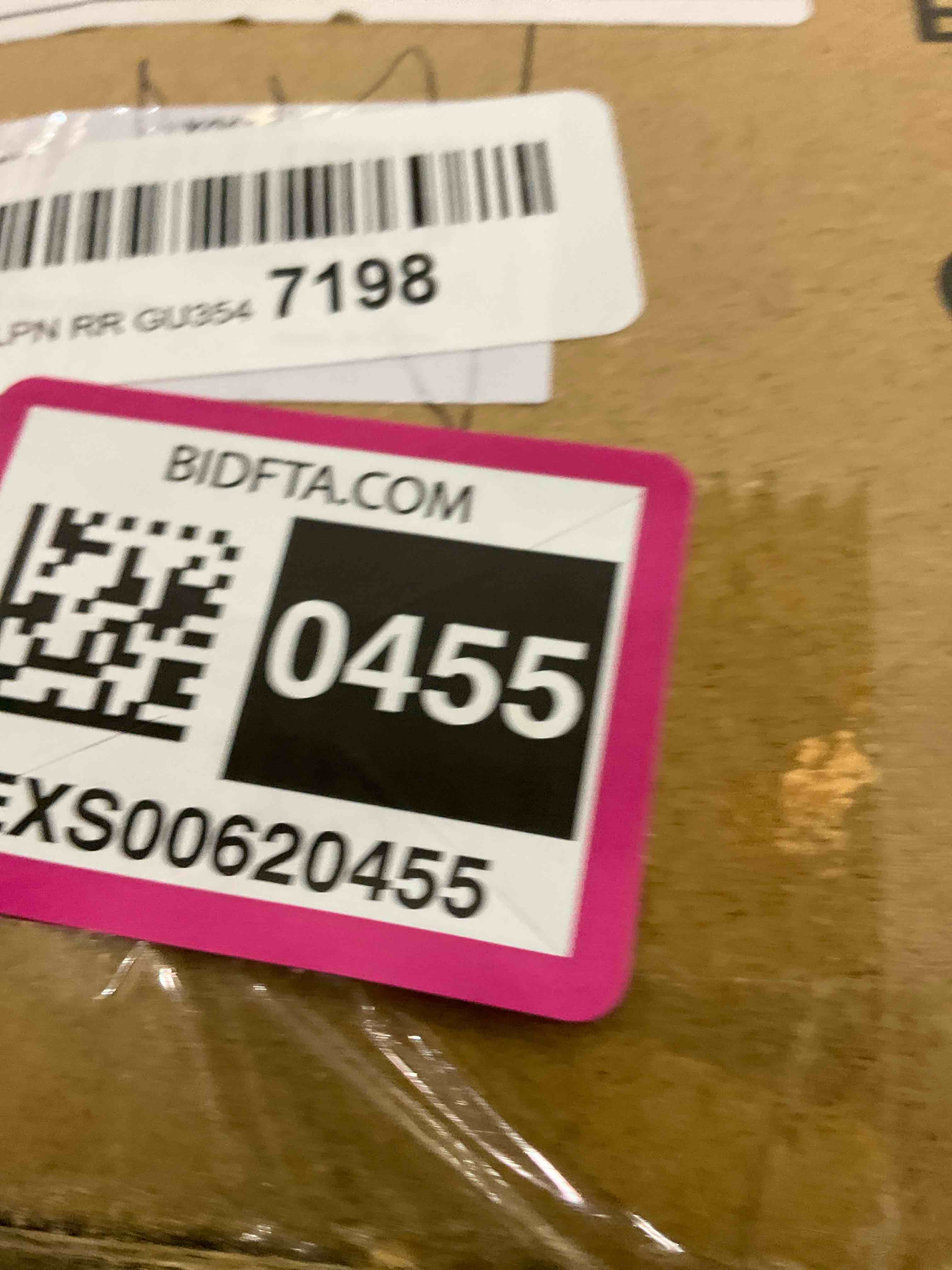 https://s3.amazonaws.com/lotting-images-prod/bidfta/EXS00620455_1695392658365.jpeg