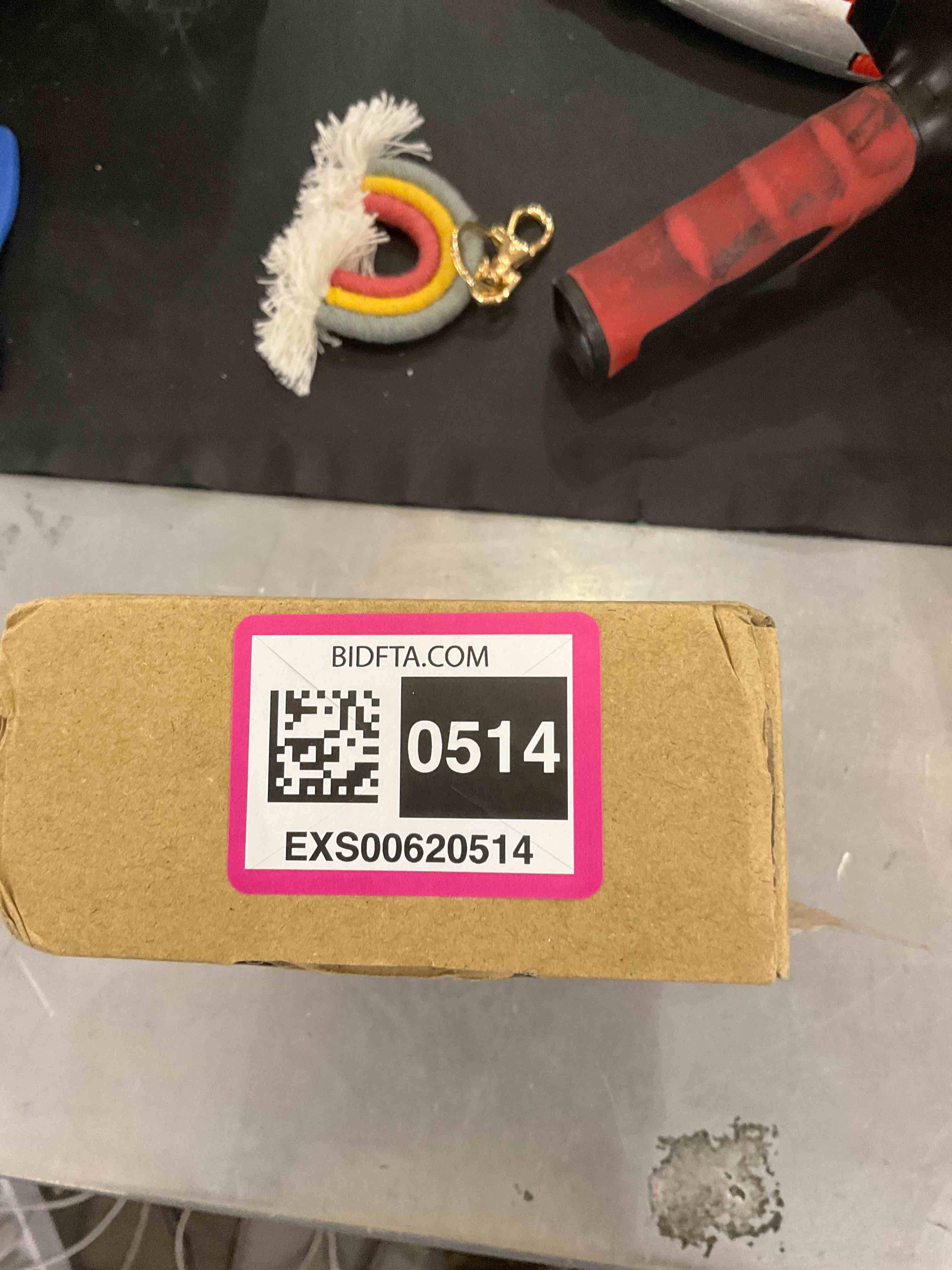 https://s3.amazonaws.com/lotting-images-prod/bidfta/EXS00620514_1695045770759.jpeg