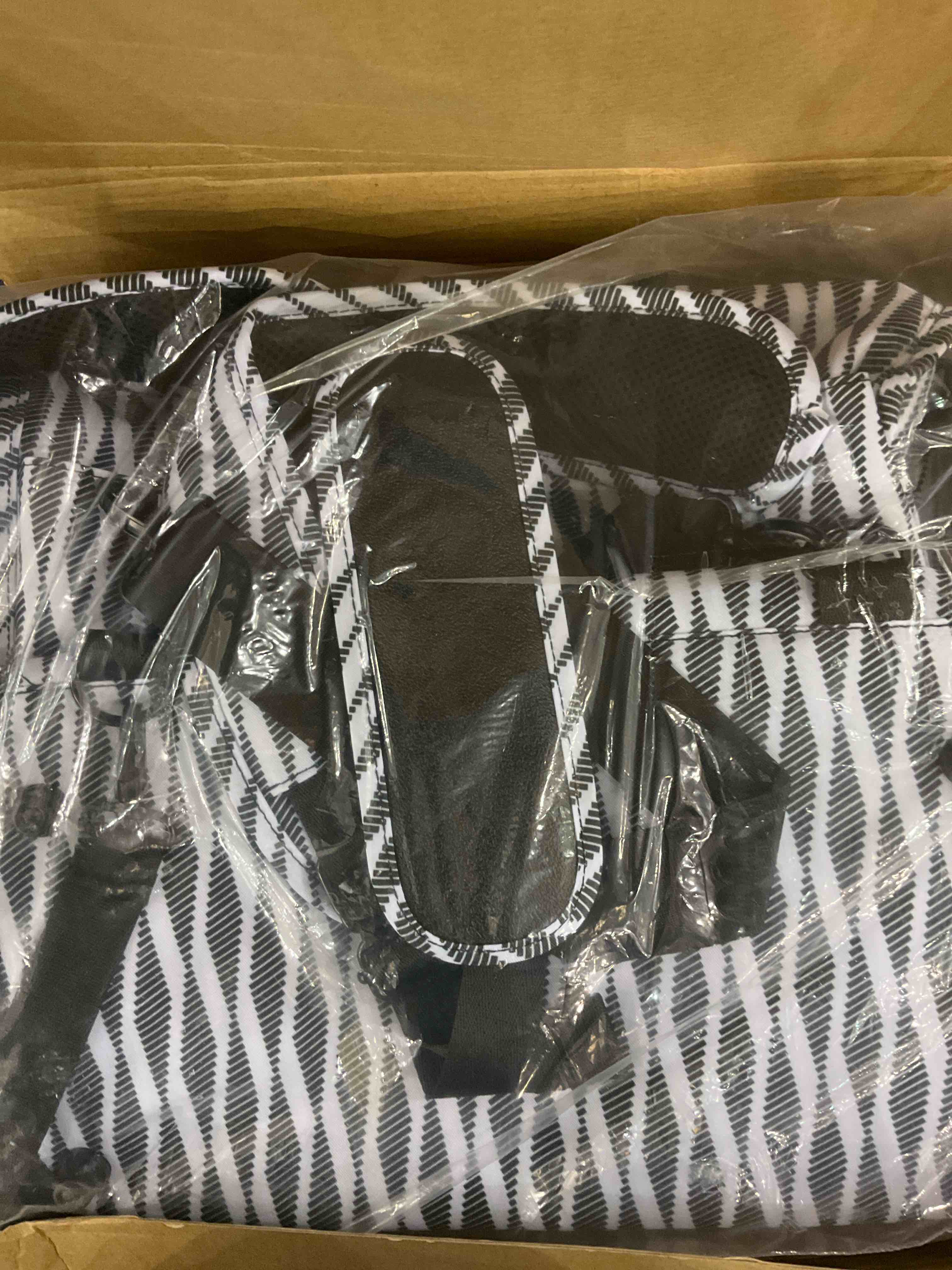 https://s3.amazonaws.com/lotting-images-prod/bidfta/EXS00620935_1695323378072.jpeg