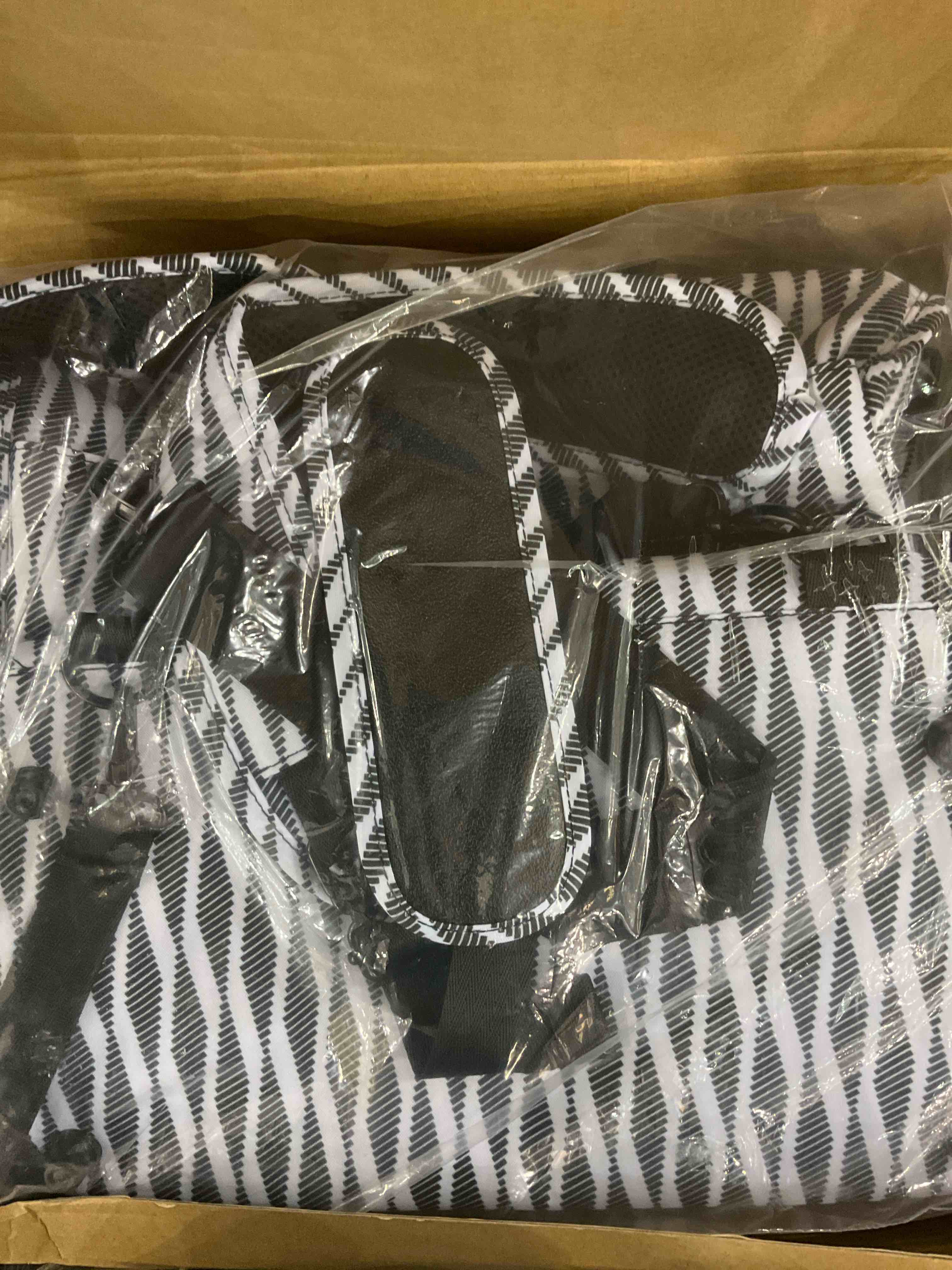 https://s3.amazonaws.com/lotting-images-prod/bidfta/EXS00620935_1695323379274.jpeg