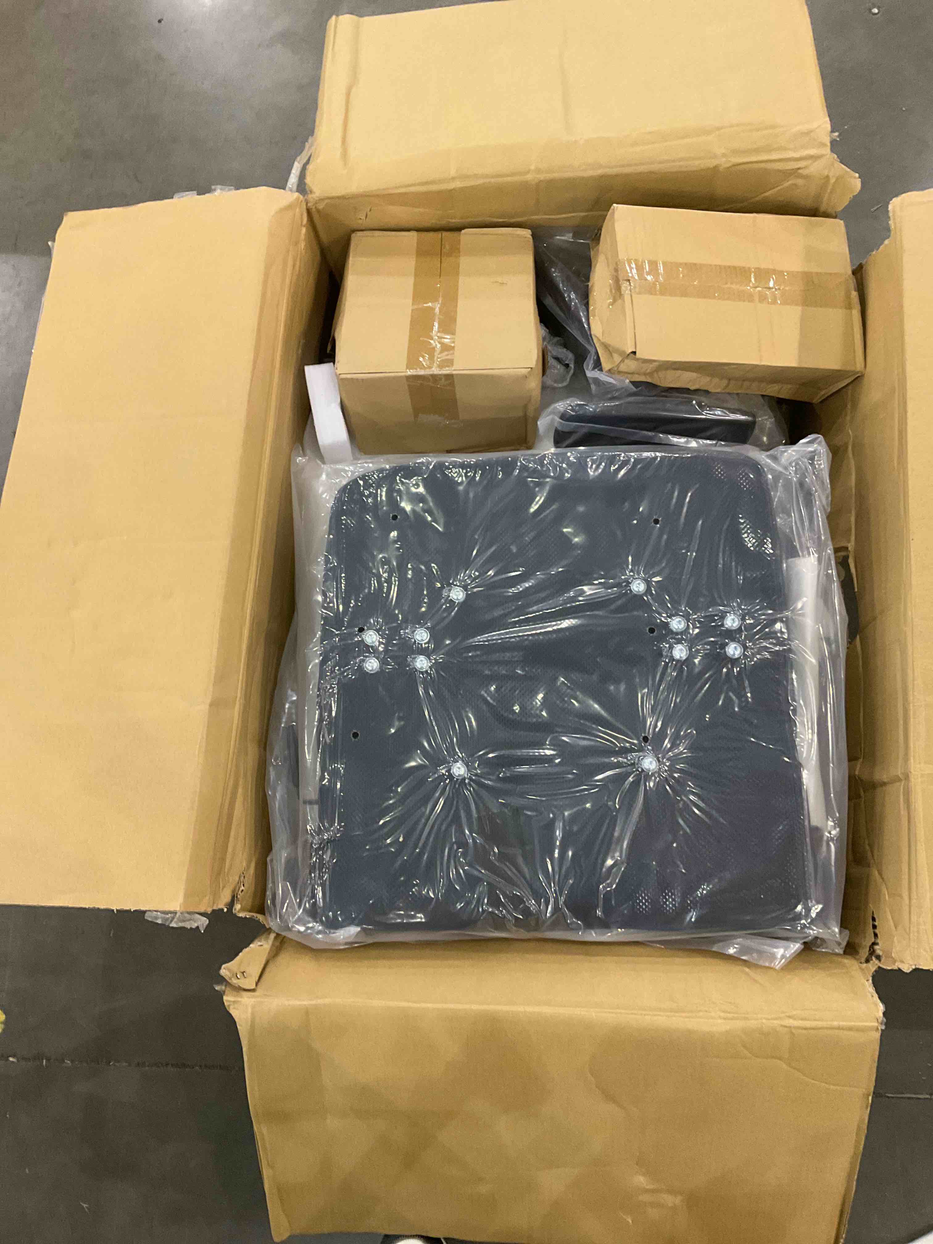 https://s3.amazonaws.com/lotting-images-prod/bidfta/EXS00621005_1694692389732.jpeg