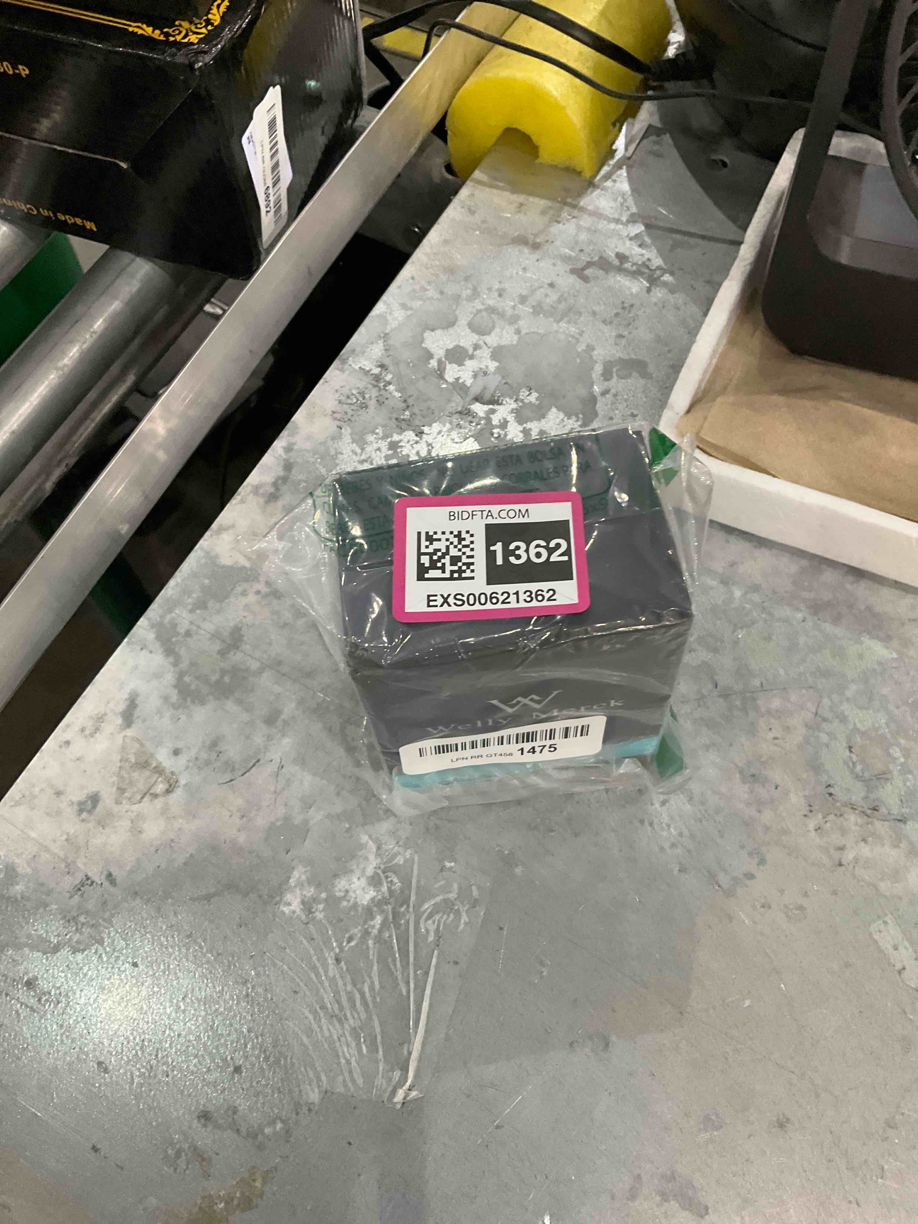 https://s3.amazonaws.com/lotting-images-prod/bidfta/EXS00621362_1695038237327.jpeg