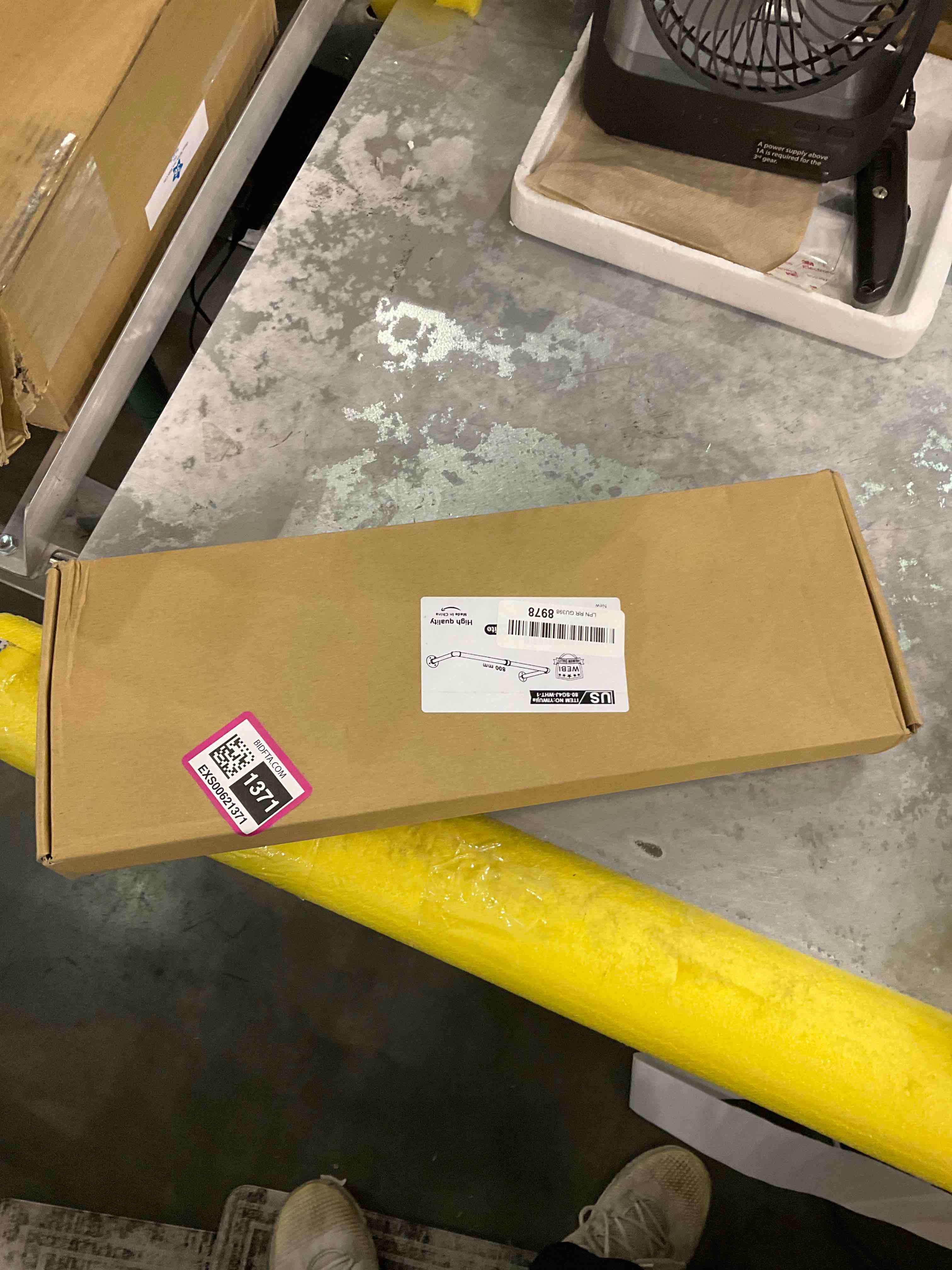 https://s3.amazonaws.com/lotting-images-prod/bidfta/EXS00621371_1695038906817.jpeg