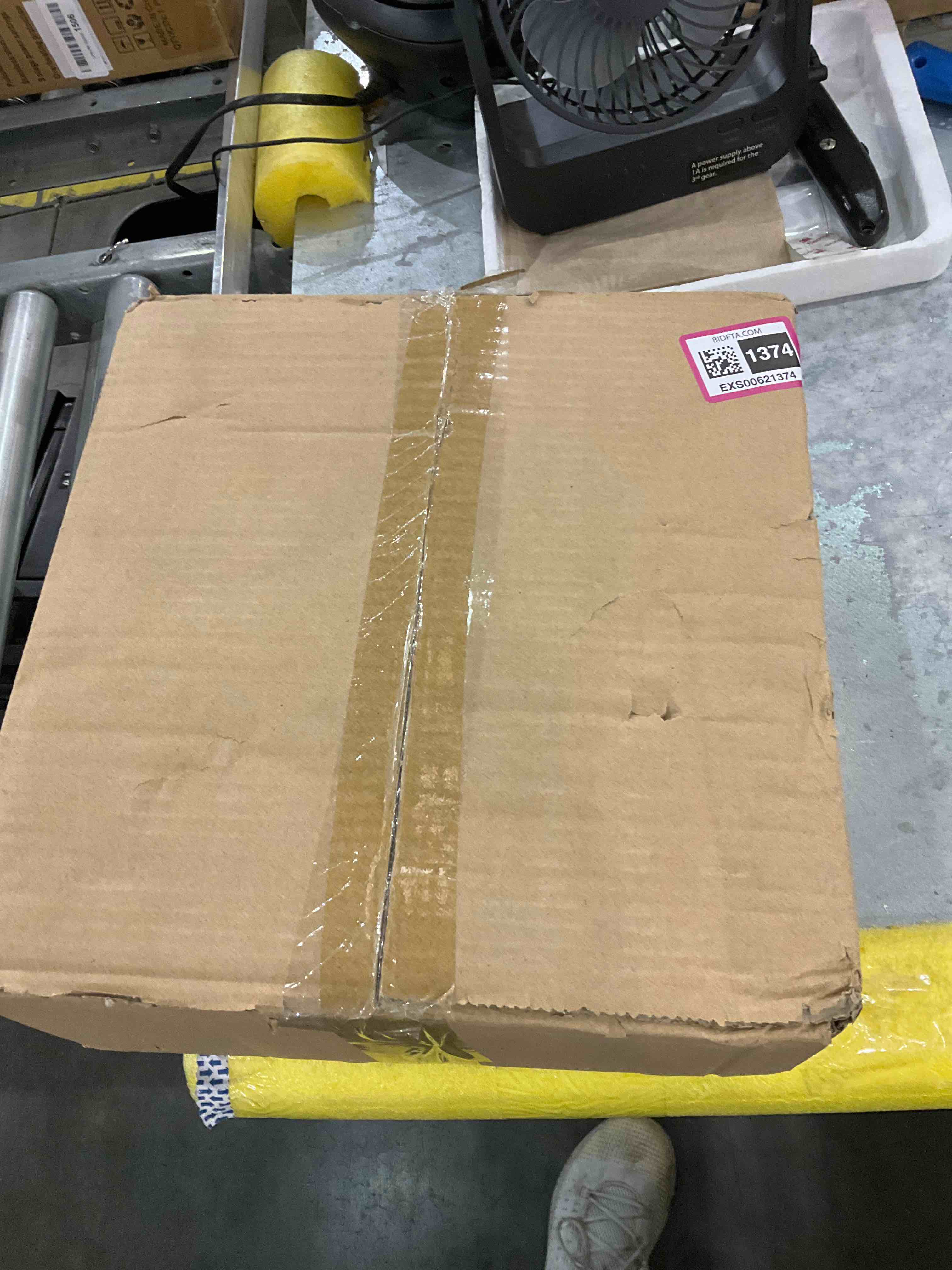 https://s3.amazonaws.com/lotting-images-prod/bidfta/EXS00621374_1695039265842.jpeg