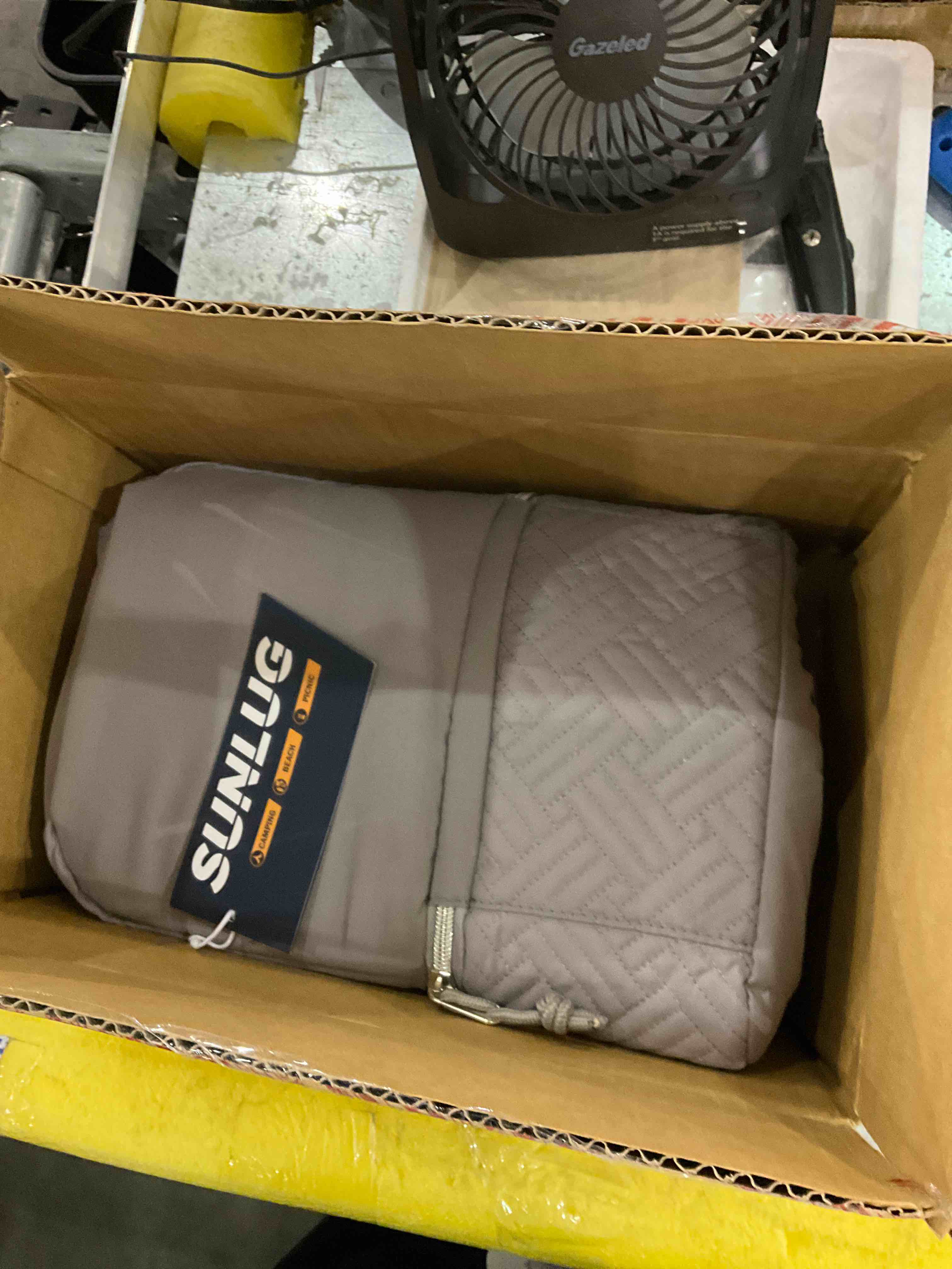 https://s3.amazonaws.com/lotting-images-prod/bidfta/EXS00621375_1695039385180.jpeg