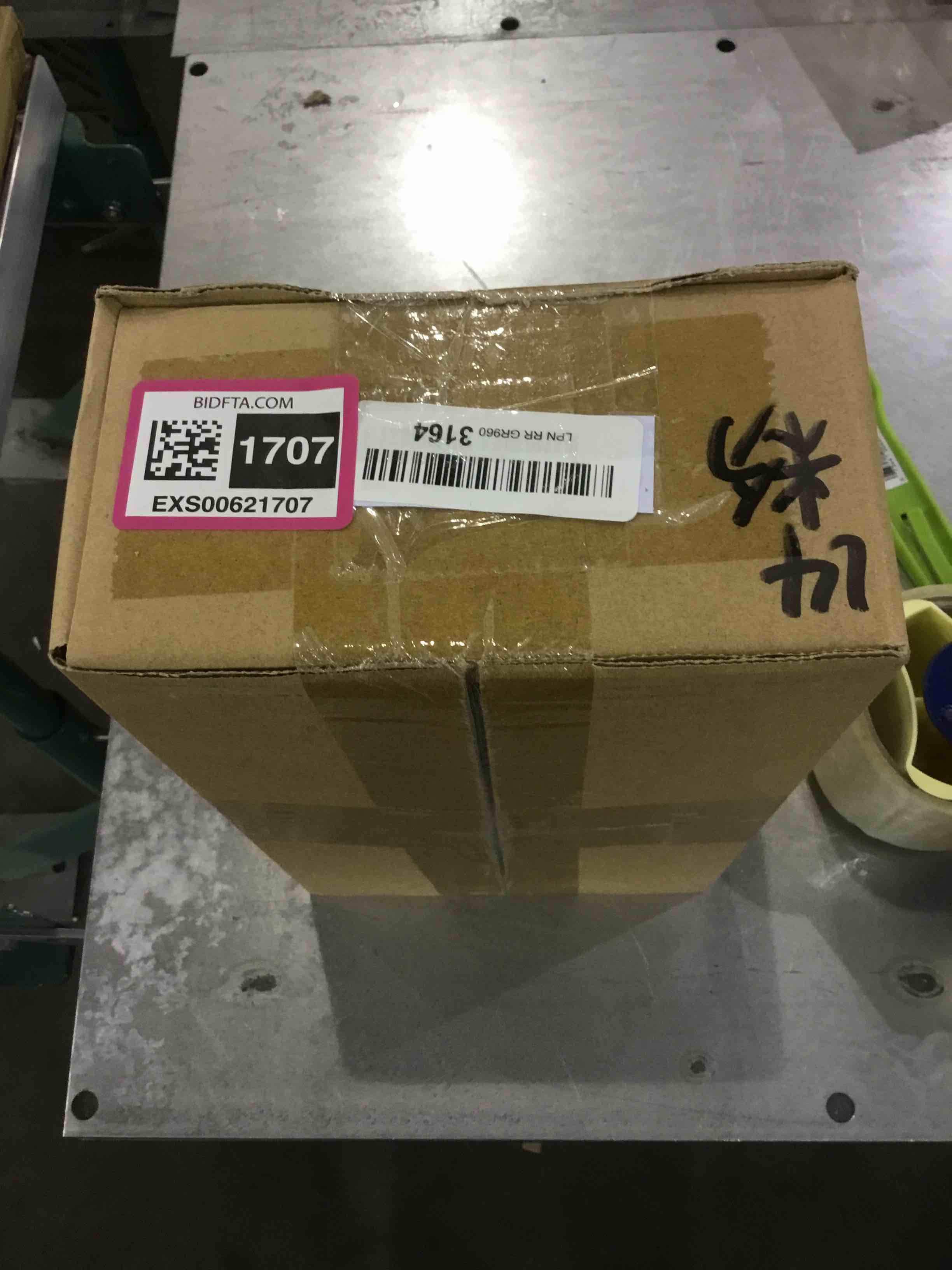 https://s3.amazonaws.com/lotting-images-prod/bidfta/EXS00621707_1696506703250.jpeg