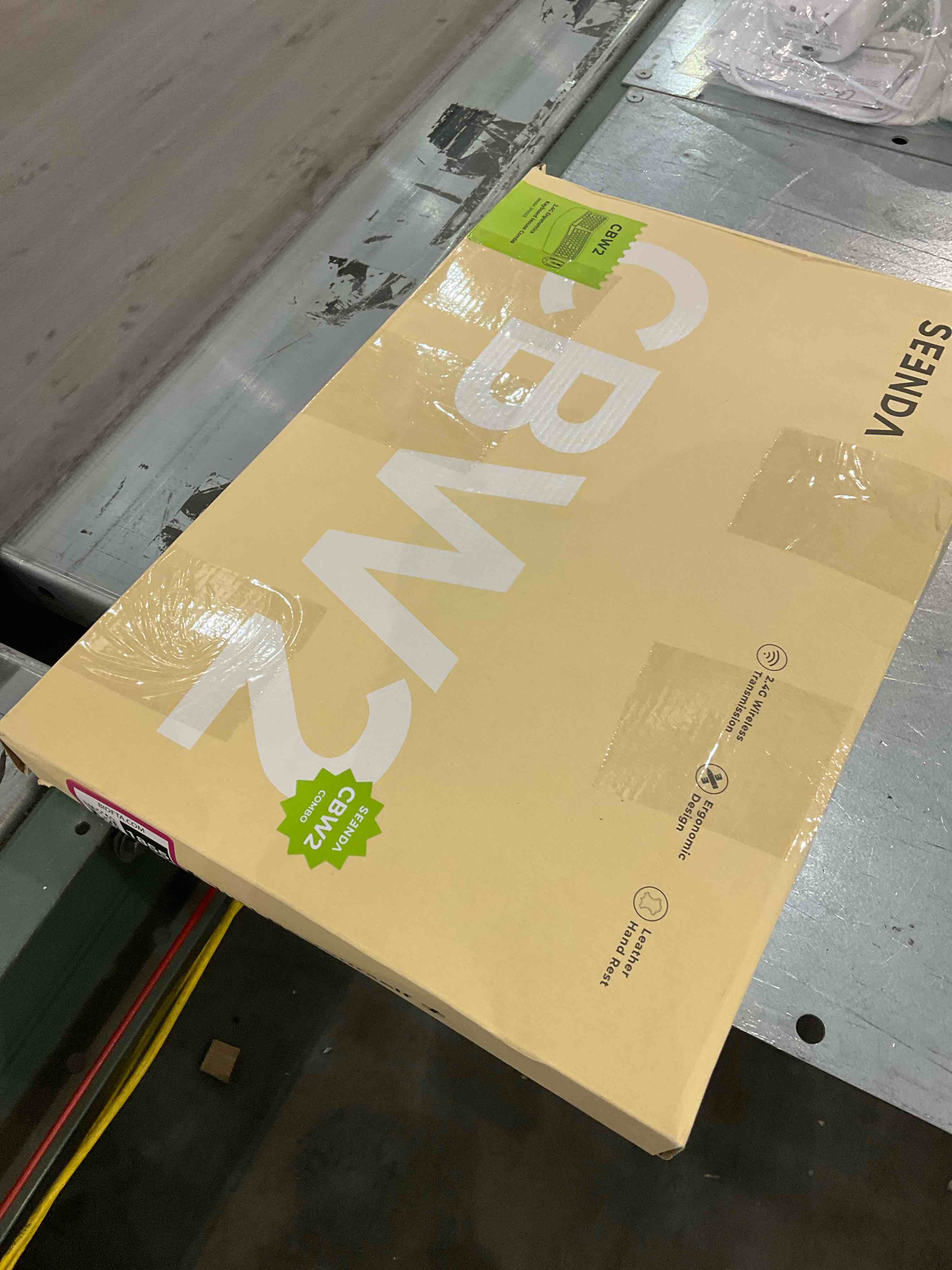 https://s3.amazonaws.com/lotting-images-prod/bidfta/EXS00621855_1696859542729.jpeg