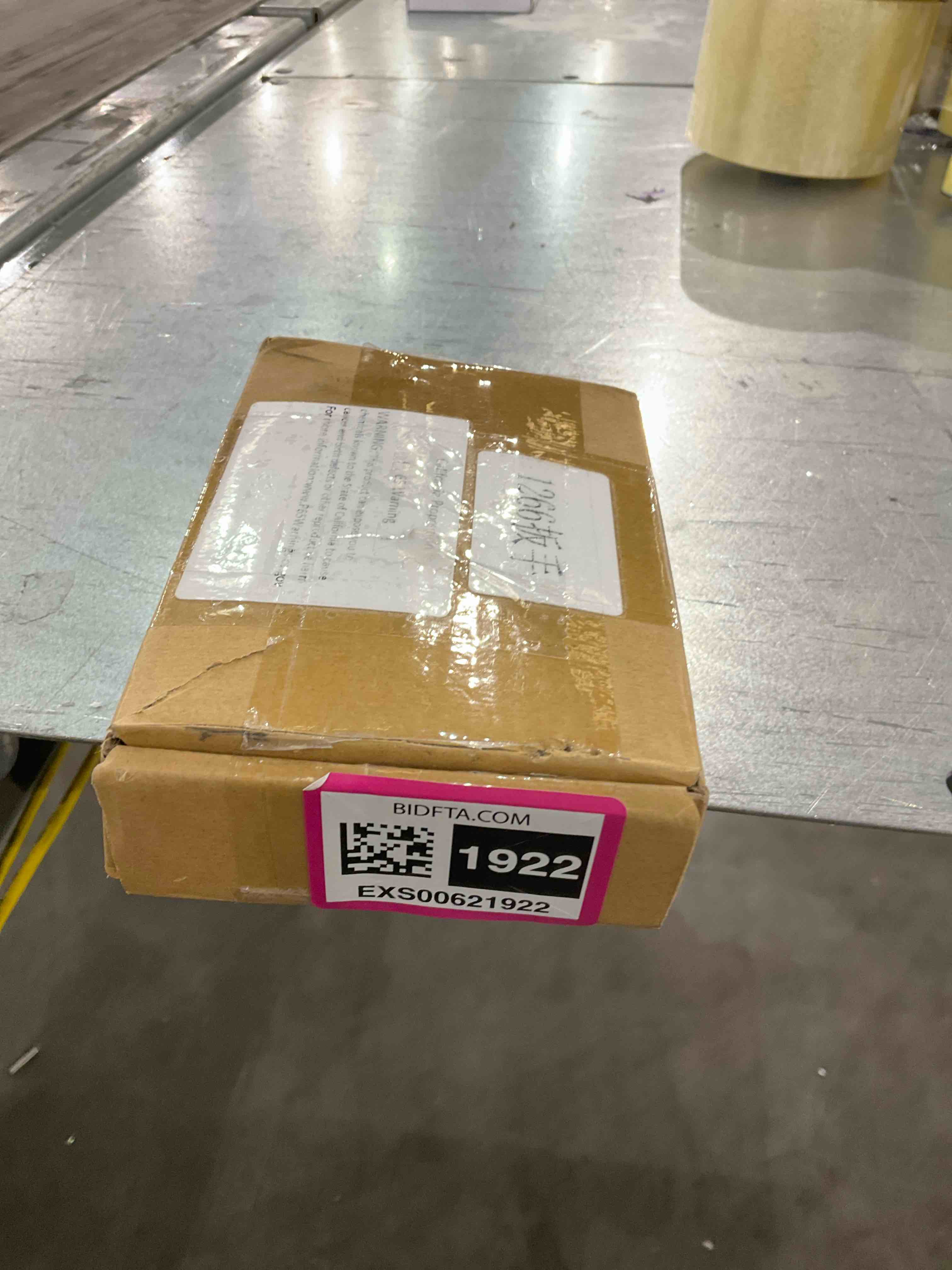 https://s3.amazonaws.com/lotting-images-prod/bidfta/EXS00621922_1696866395493.jpeg