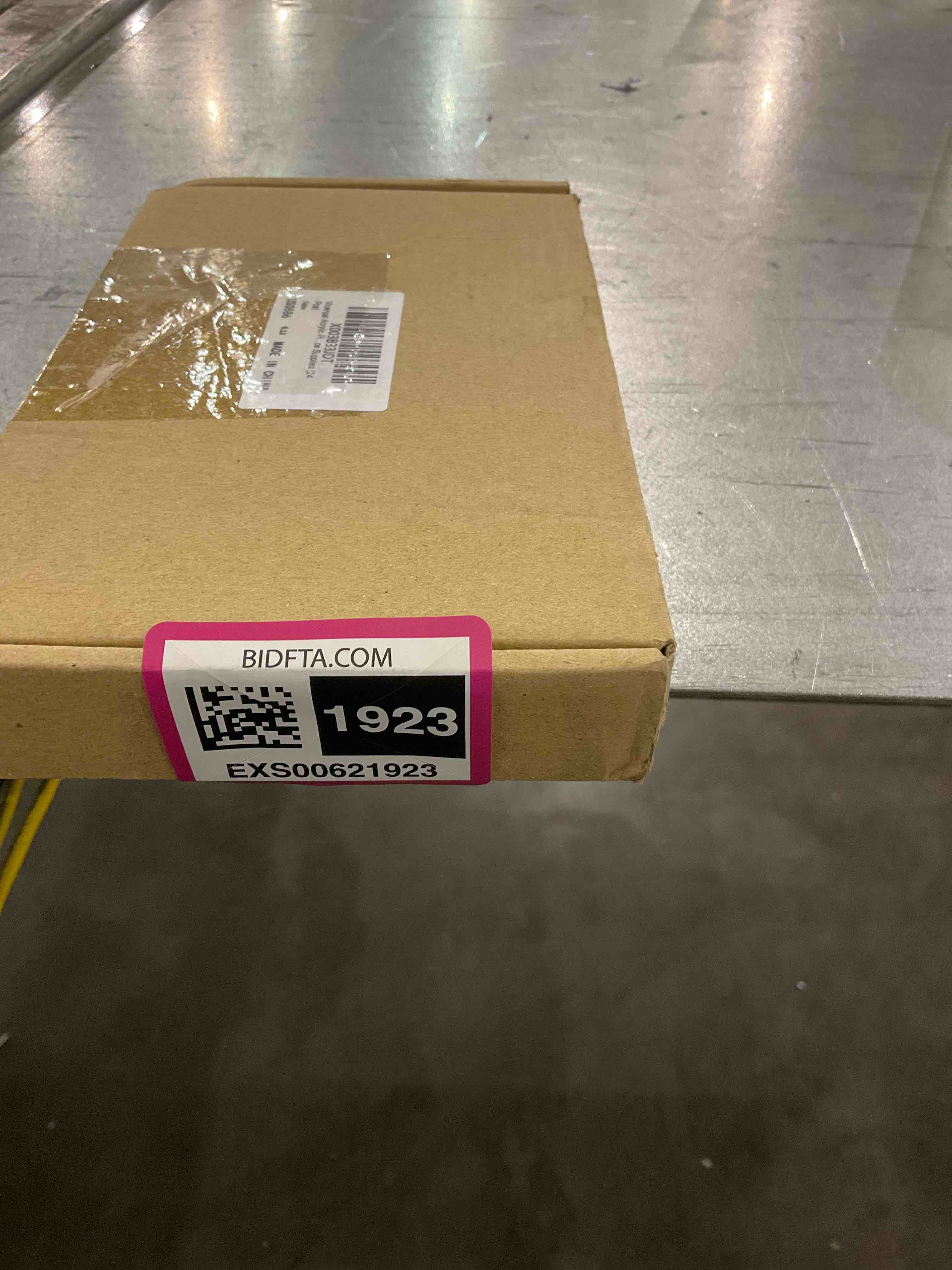 https://s3.amazonaws.com/lotting-images-prod/bidfta/EXS00621923_1696866469746.jpeg