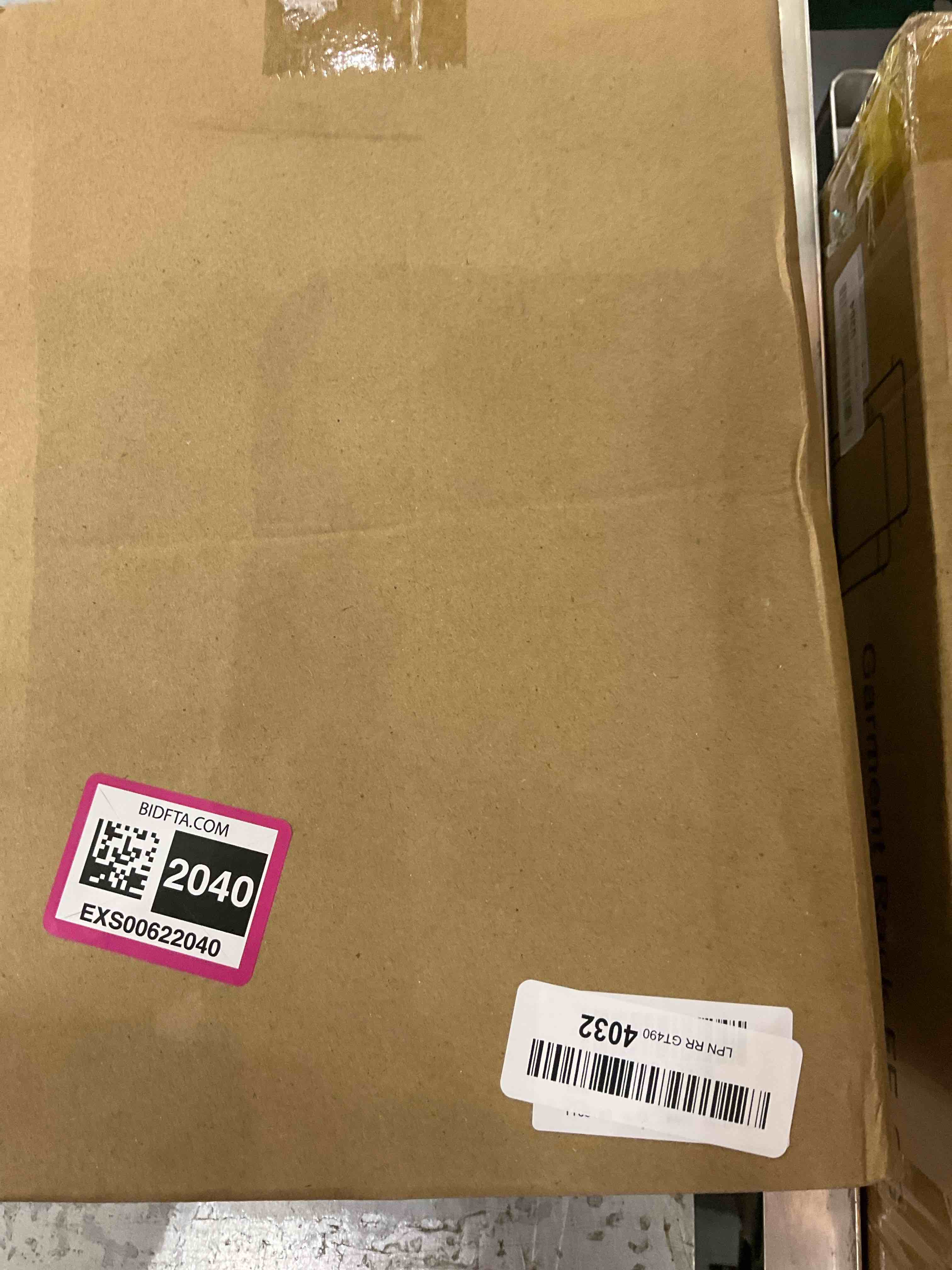 https://s3.amazonaws.com/lotting-images-prod/bidfta/EXS00622040_1695132184451.jpeg