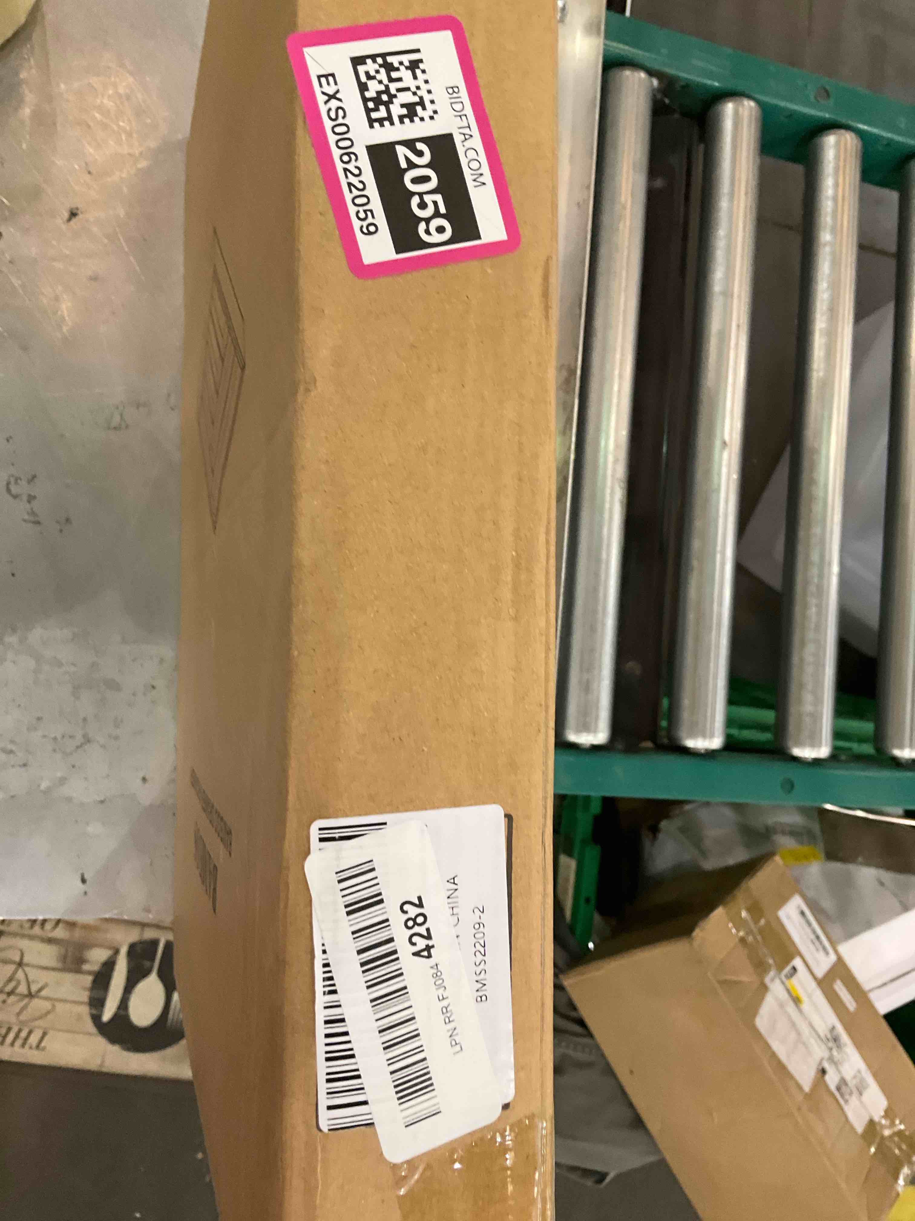 https://s3.amazonaws.com/lotting-images-prod/bidfta/EXS00622059_1695135362671.jpeg