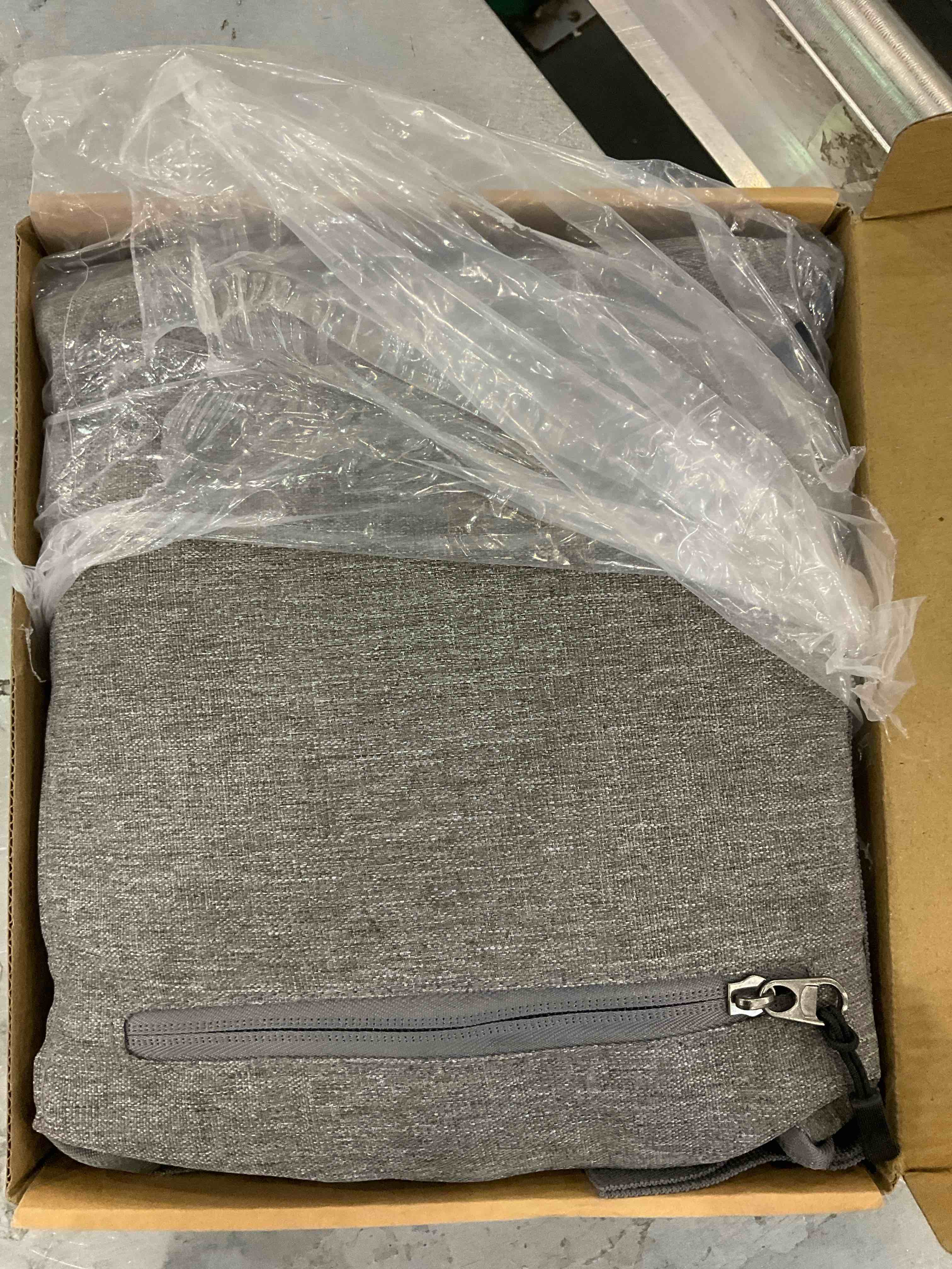 https://s3.amazonaws.com/lotting-images-prod/bidfta/EXS00622192_1695303994704.jpeg