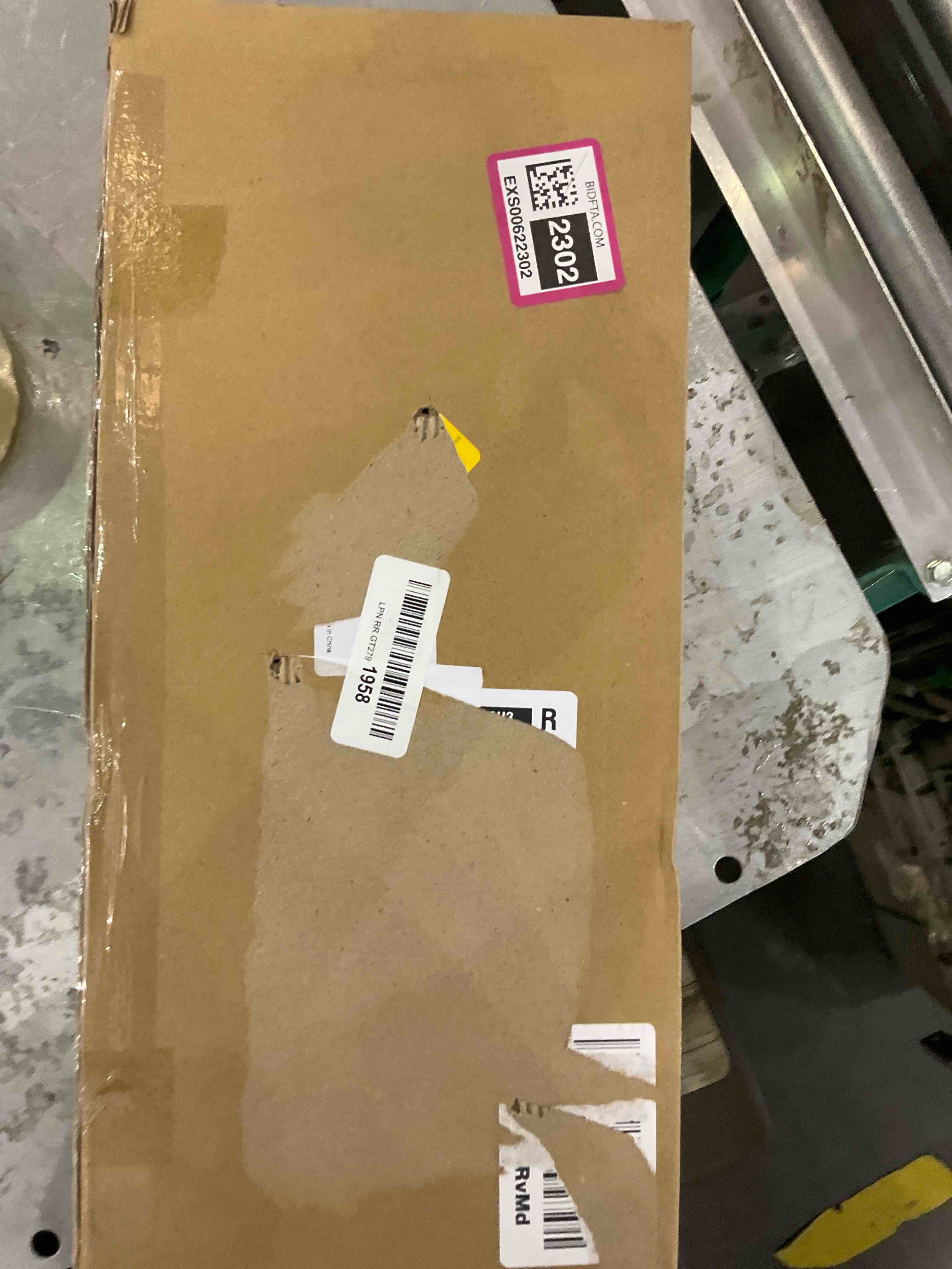 https://s3.amazonaws.com/lotting-images-prod/bidfta/EXS00622302_1695323762835.jpeg