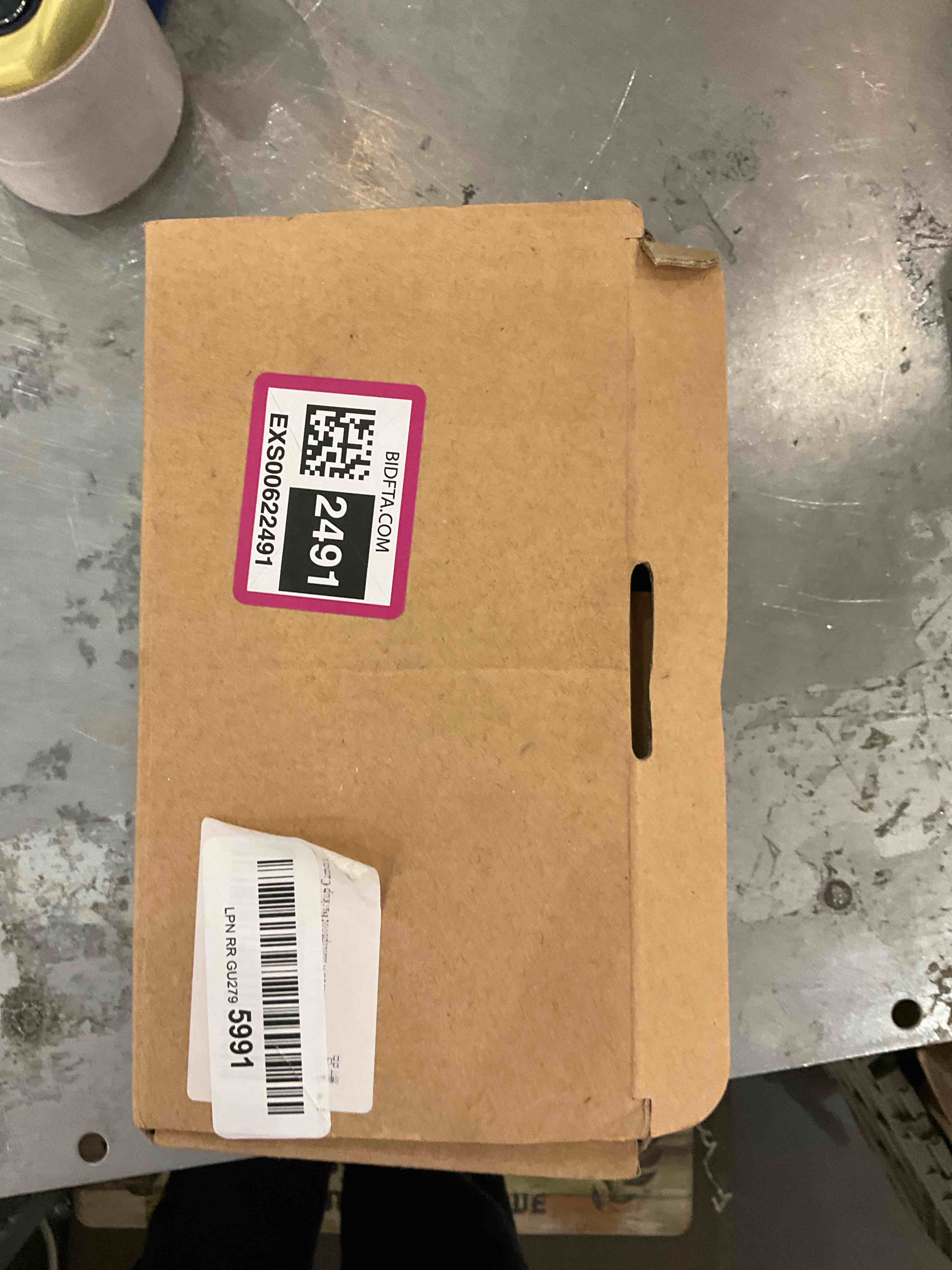 https://s3.amazonaws.com/lotting-images-prod/bidfta/EXS00622491_1695407438313.jpeg