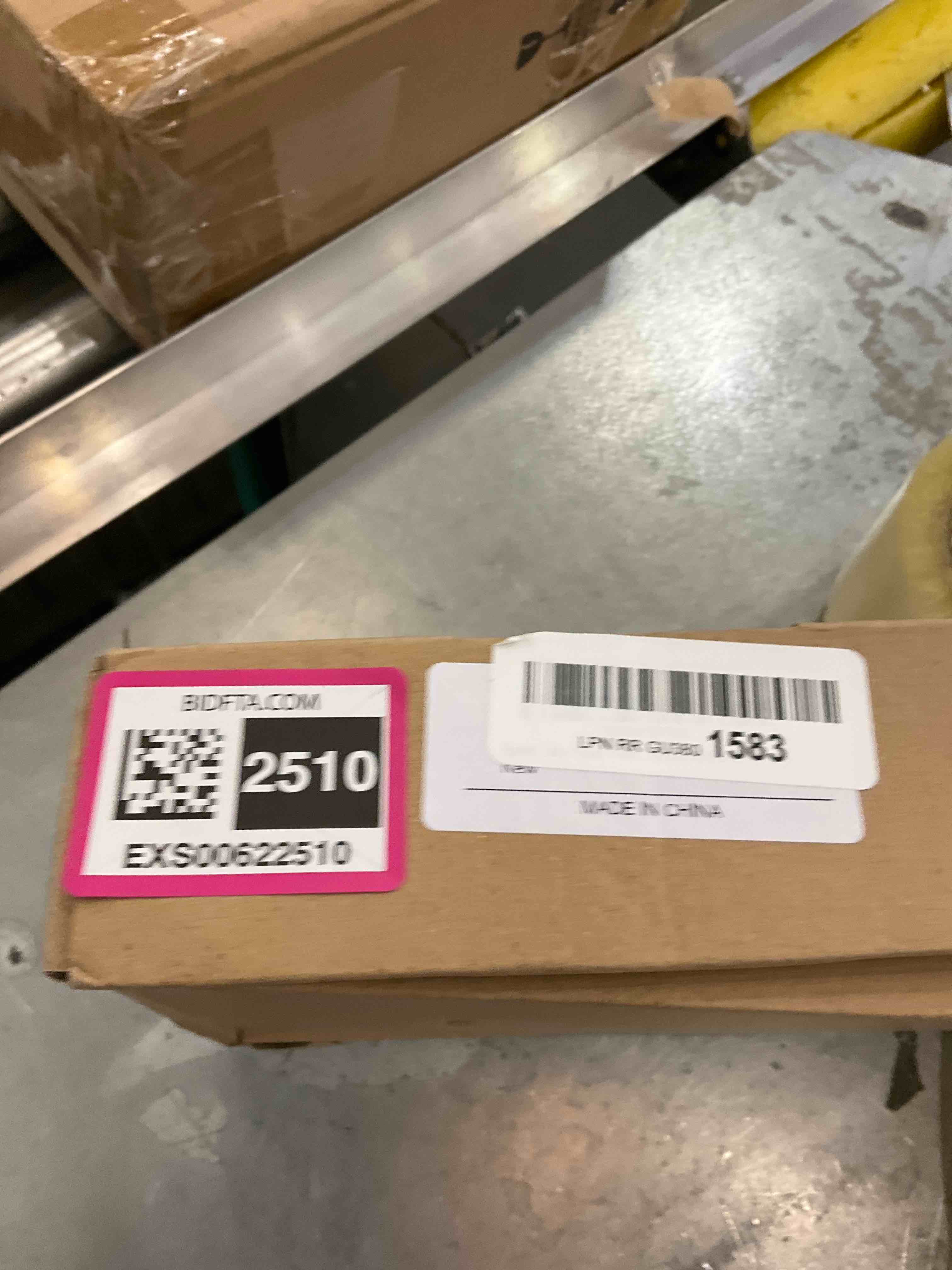 https://s3.amazonaws.com/lotting-images-prod/bidfta/EXS00622510_1695052283473.jpeg