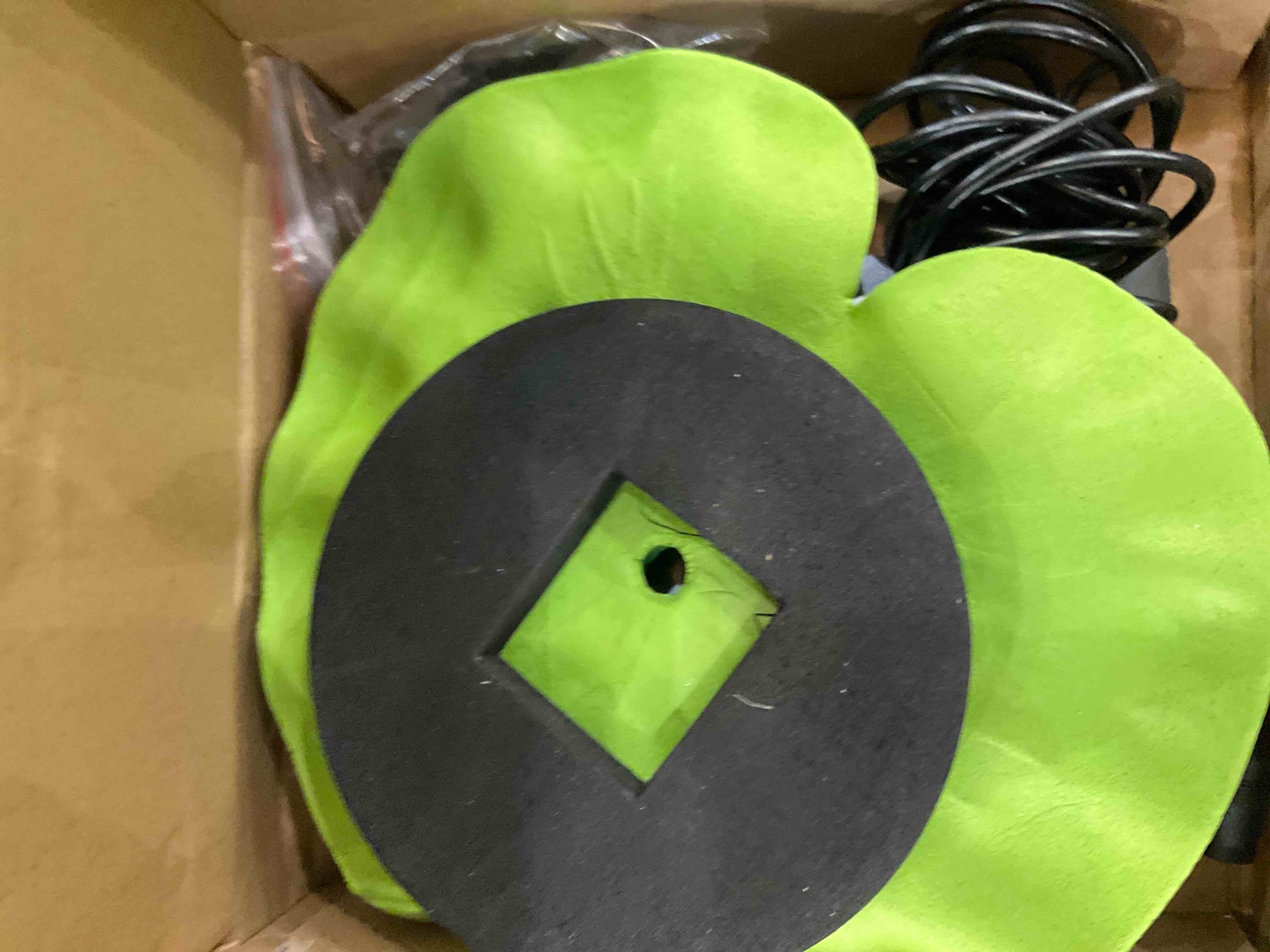 https://s3.amazonaws.com/lotting-images-prod/bidfta/EXS00622510_1695052291065.jpeg