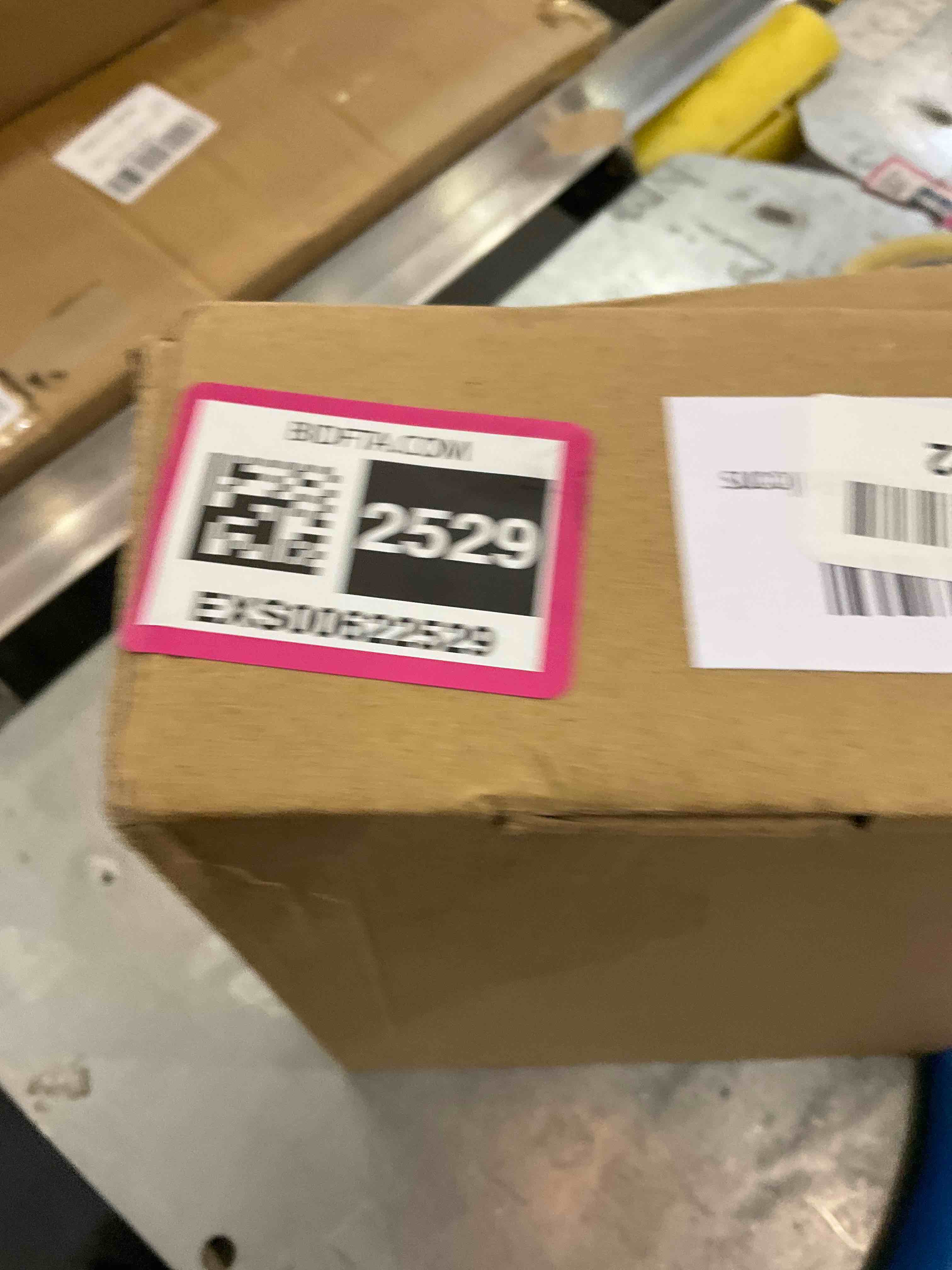 https://s3.amazonaws.com/lotting-images-prod/bidfta/EXS00622529_1695056004833.jpeg