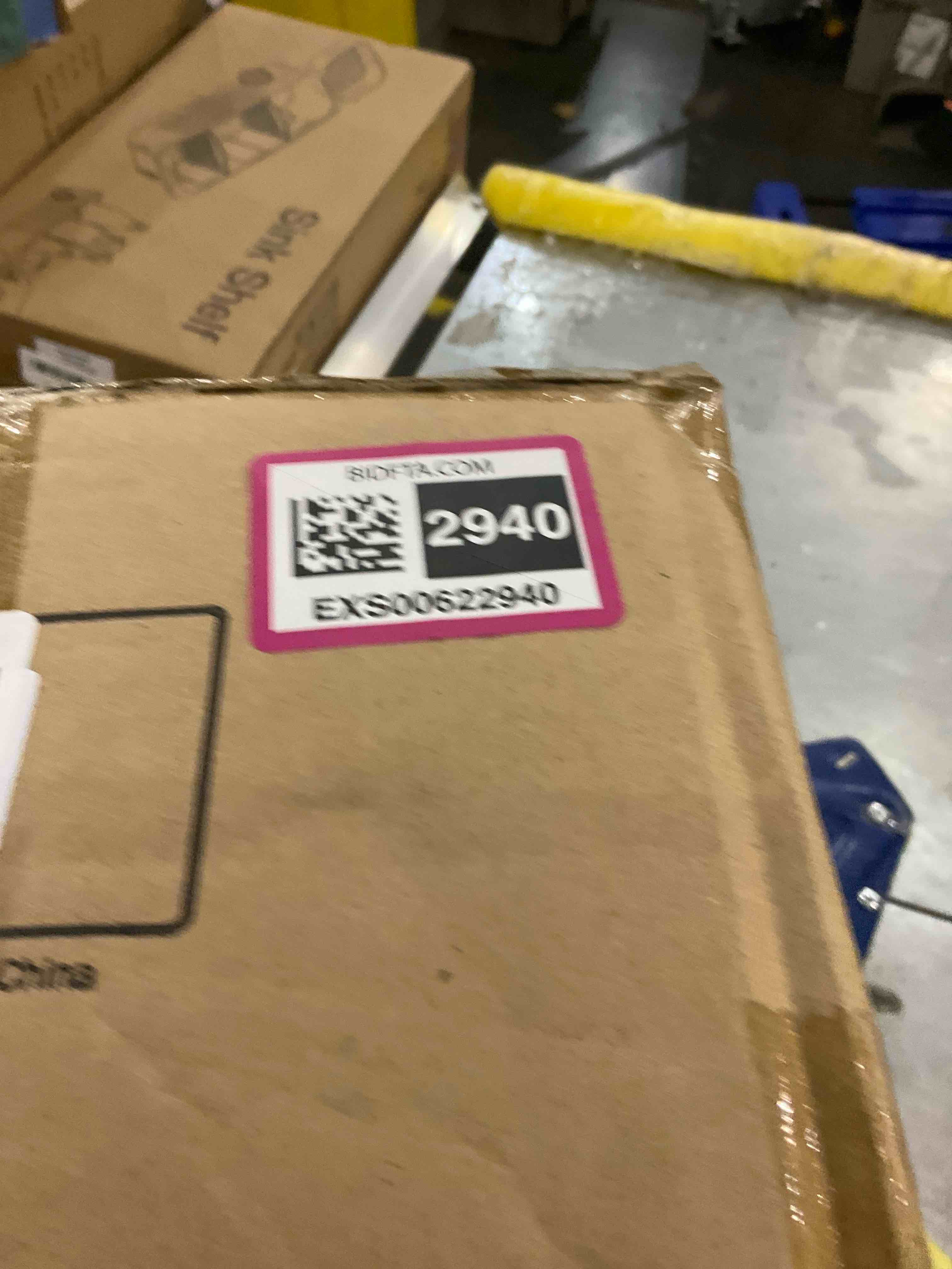 https://s3.amazonaws.com/lotting-images-prod/bidfta/EXS00622940_1695213695402.jpeg