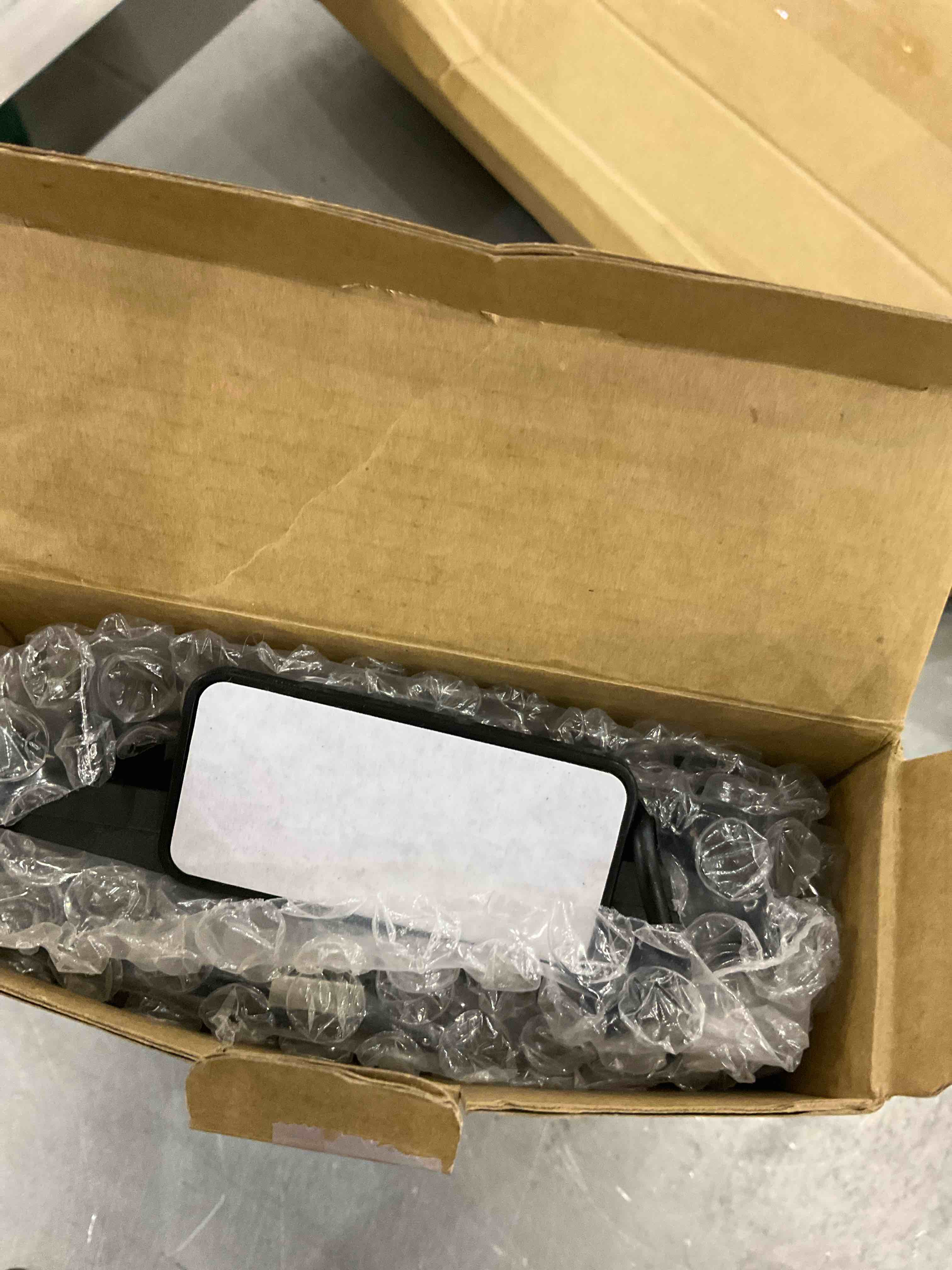 https://s3.amazonaws.com/lotting-images-prod/bidfta/EXS00622971_1695217998872.jpeg