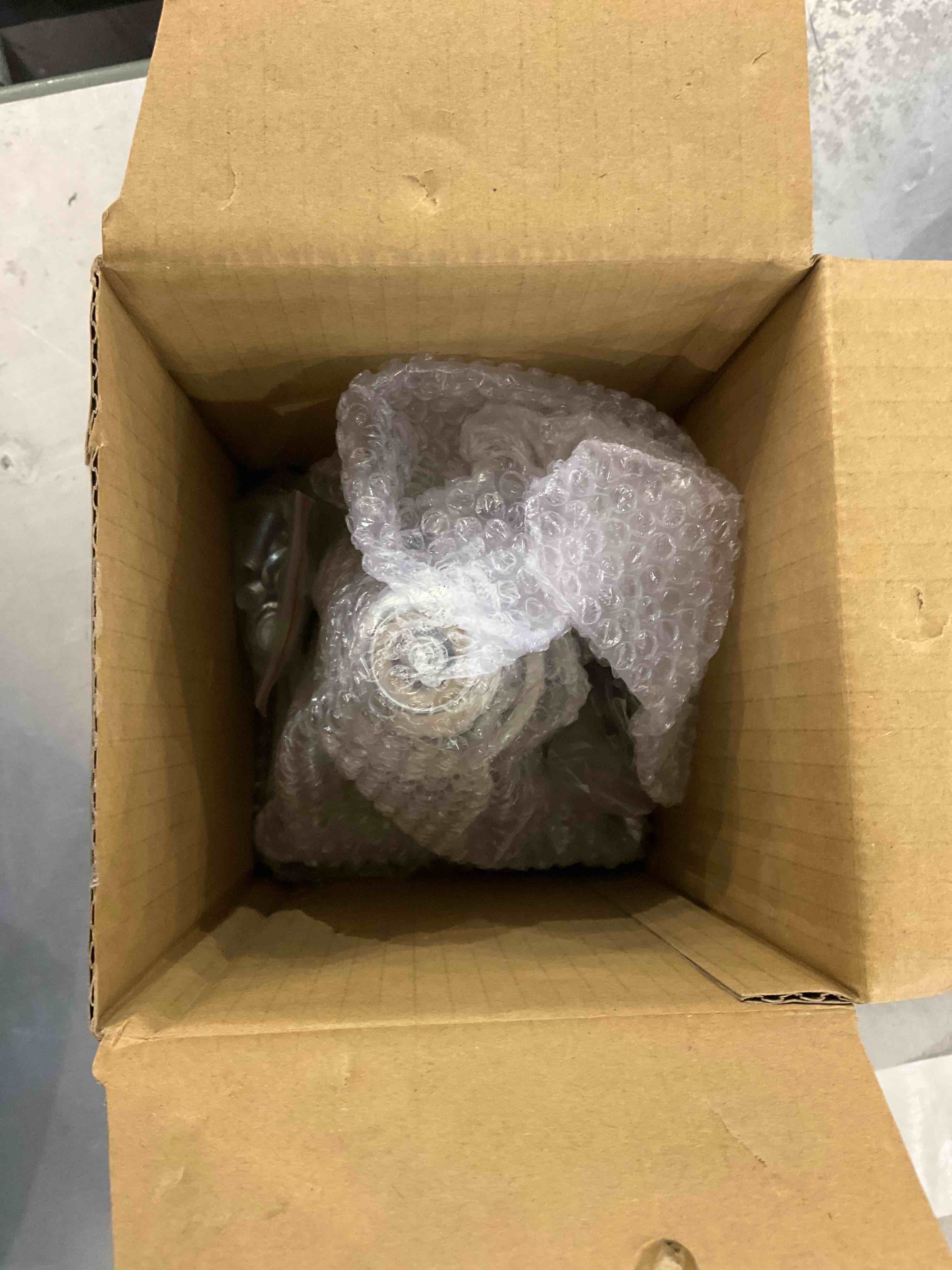 https://s3.amazonaws.com/lotting-images-prod/bidfta/EXS00623043_1695062195074.jpeg