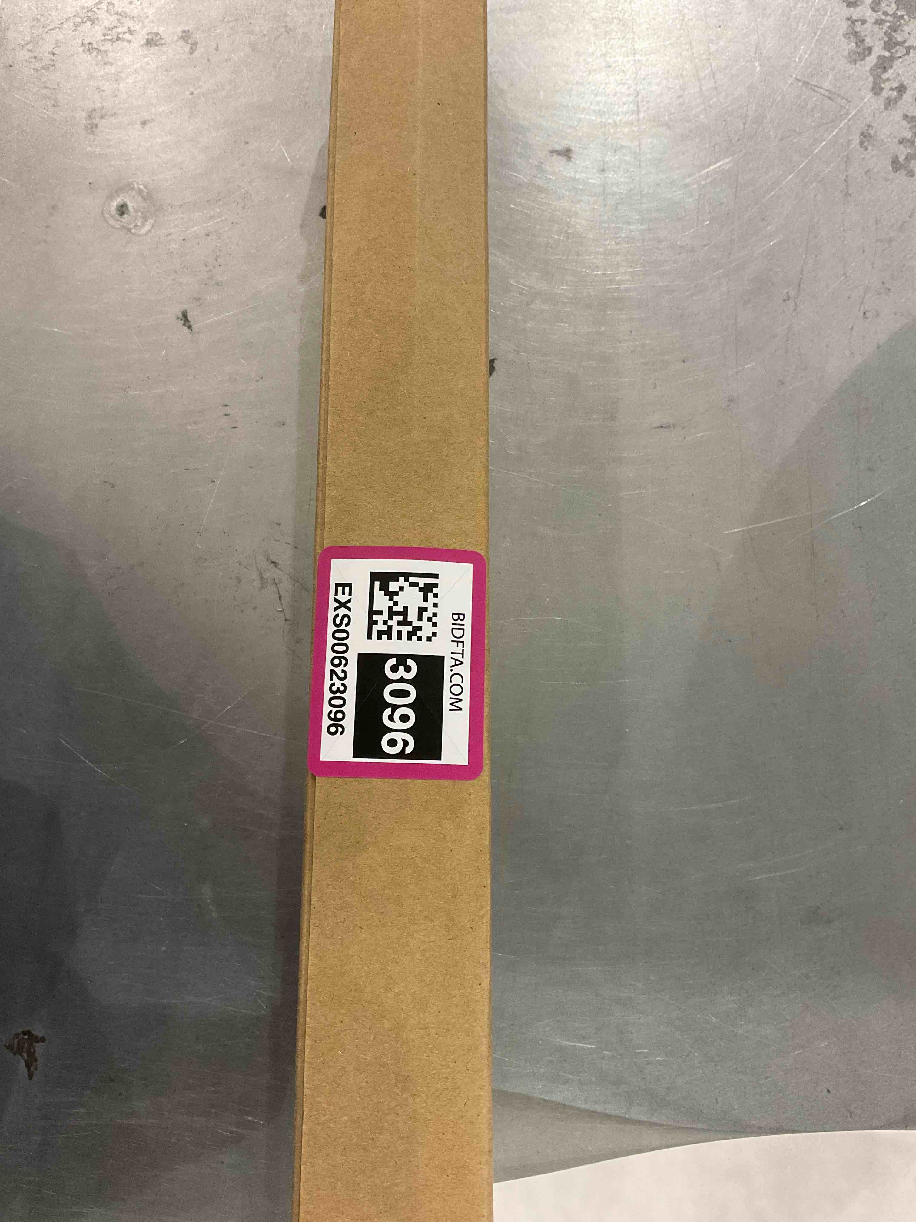 https://s3.amazonaws.com/lotting-images-prod/bidfta/EXS00623096_1695125011436.jpeg