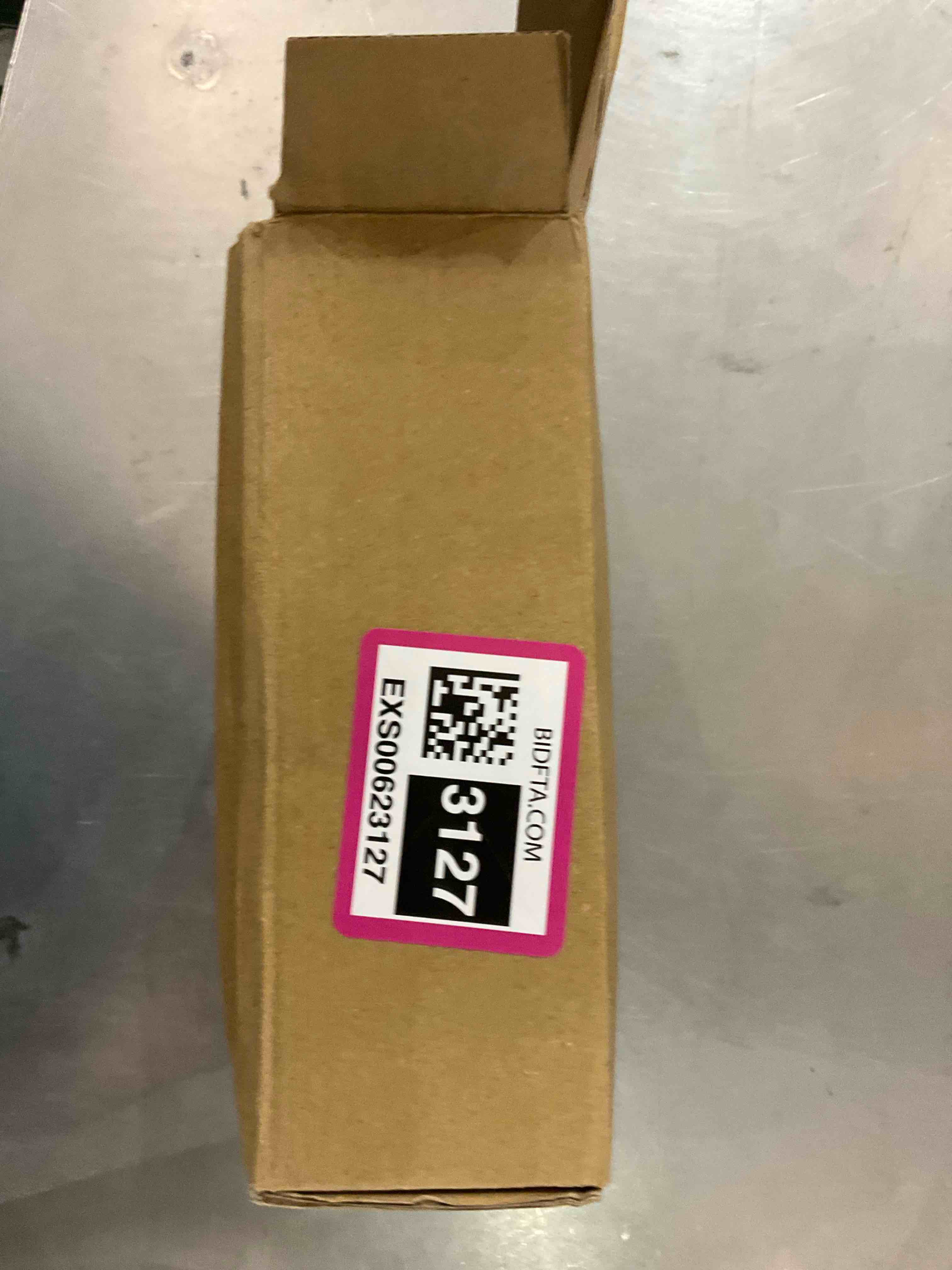 https://s3.amazonaws.com/lotting-images-prod/bidfta/EXS00623127_1695130955465.jpeg