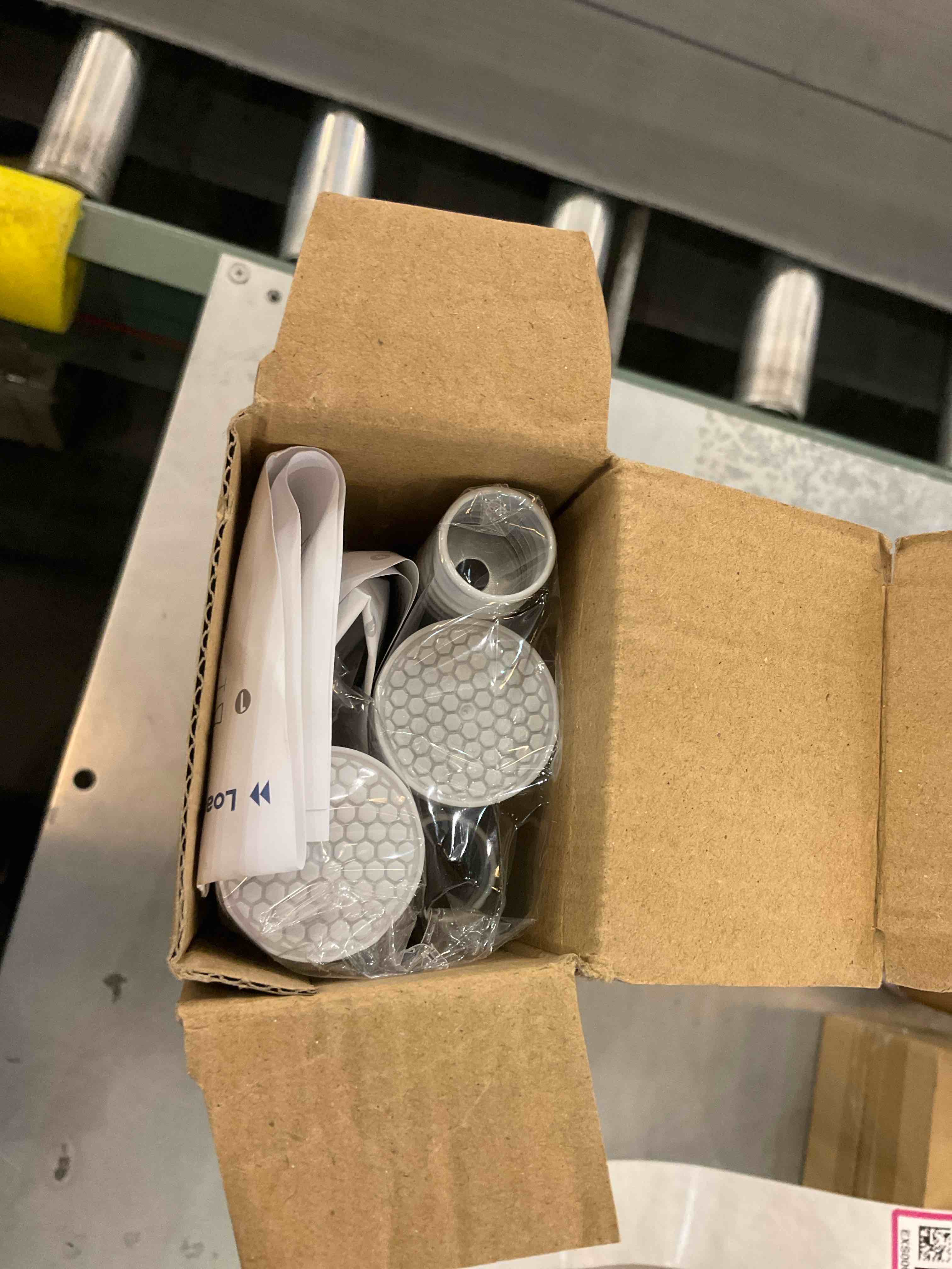 https://s3.amazonaws.com/lotting-images-prod/bidfta/EXS00623169_1695135114864.jpeg