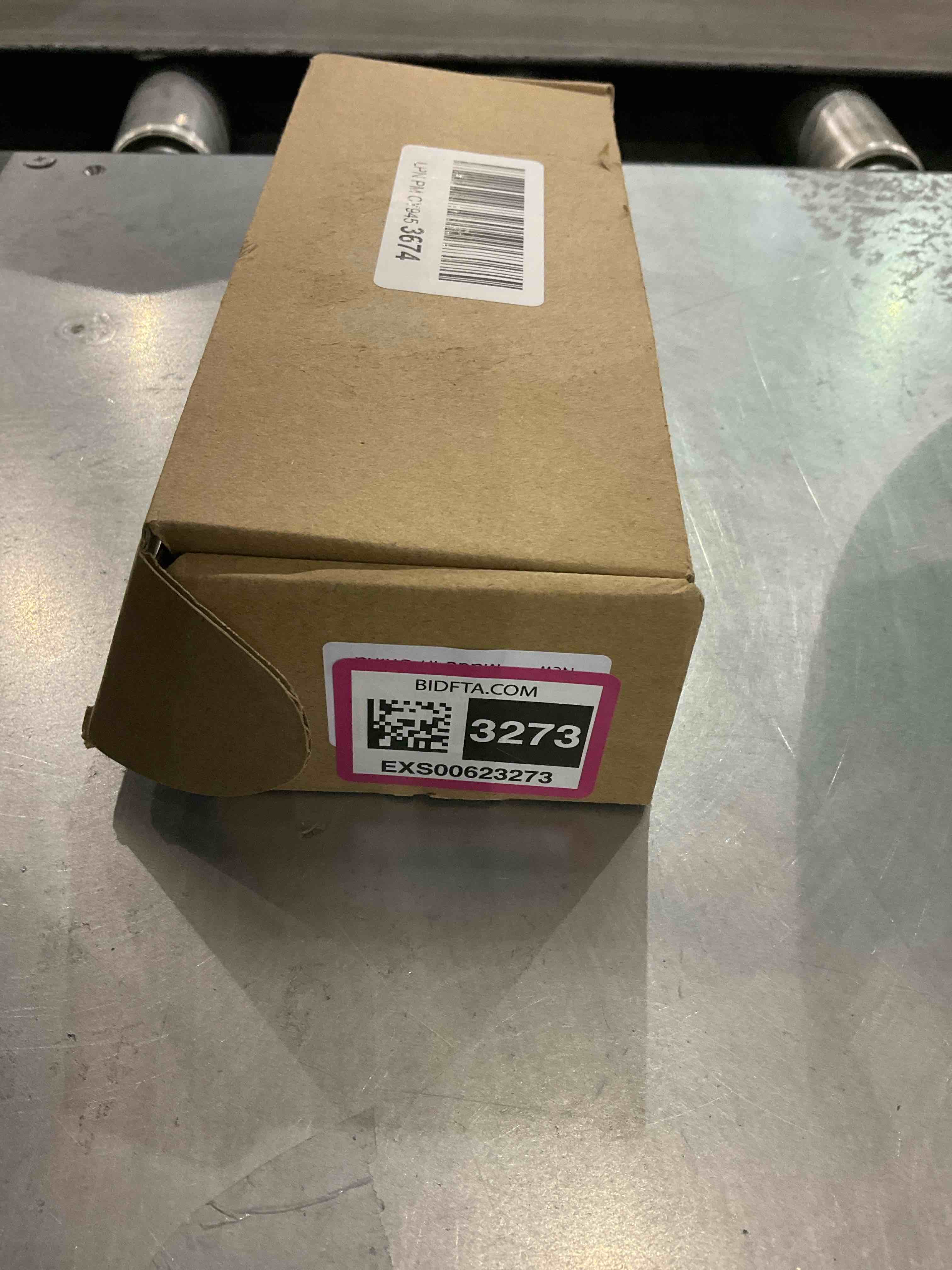 https://s3.amazonaws.com/lotting-images-prod/bidfta/EXS00623273_1695210185711.jpeg