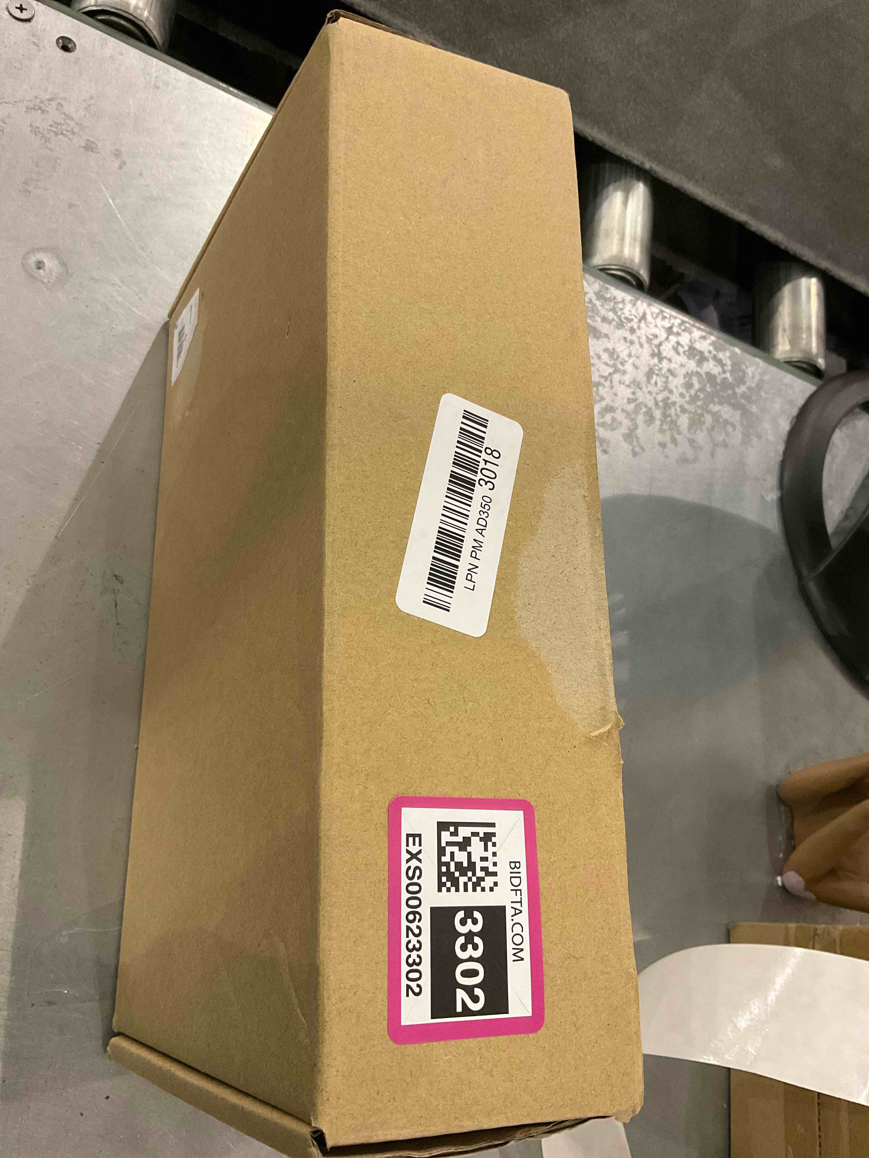 https://s3.amazonaws.com/lotting-images-prod/bidfta/EXS00623302_1695213760017.jpeg