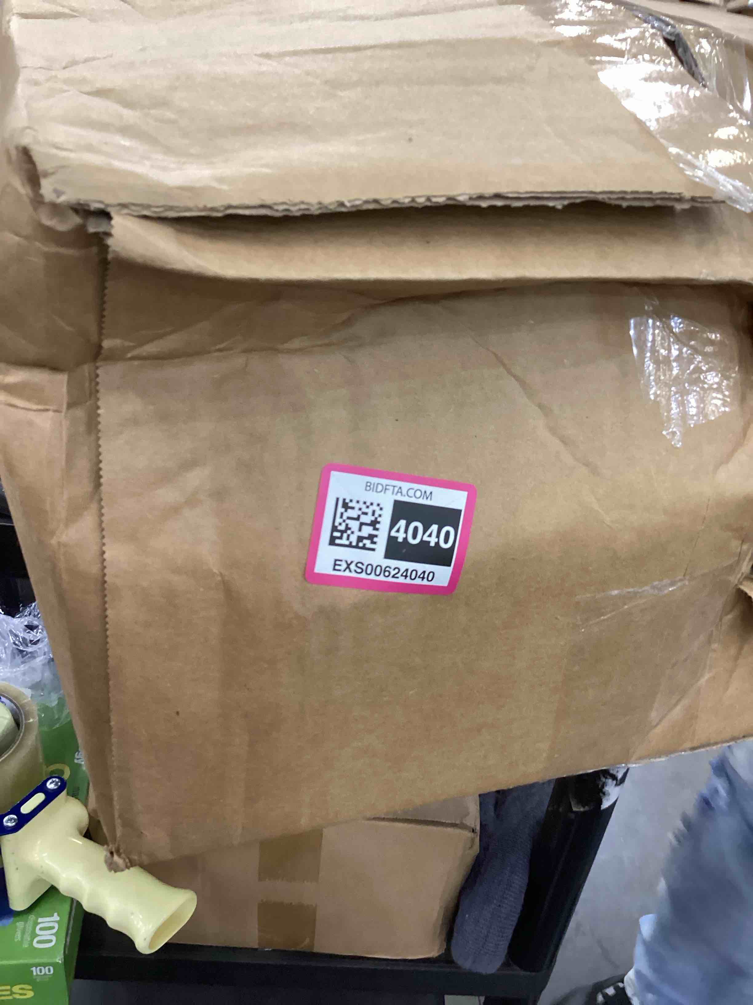 https://s3.amazonaws.com/lotting-images-prod/bidfta/EXS00624040_1695137783891.jpeg