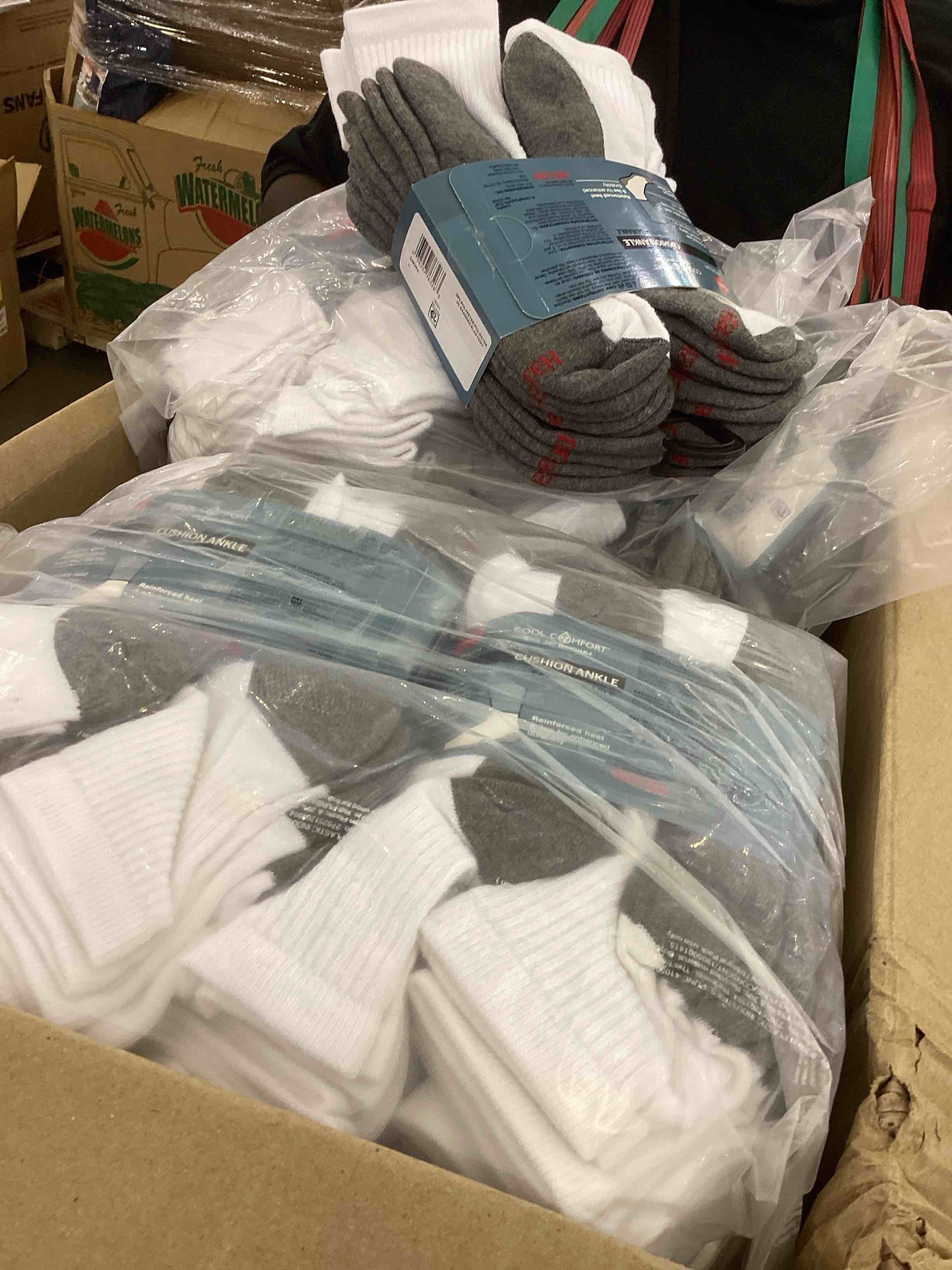 https://s3.amazonaws.com/lotting-images-prod/bidfta/EXS00624041_1695137877796.jpeg