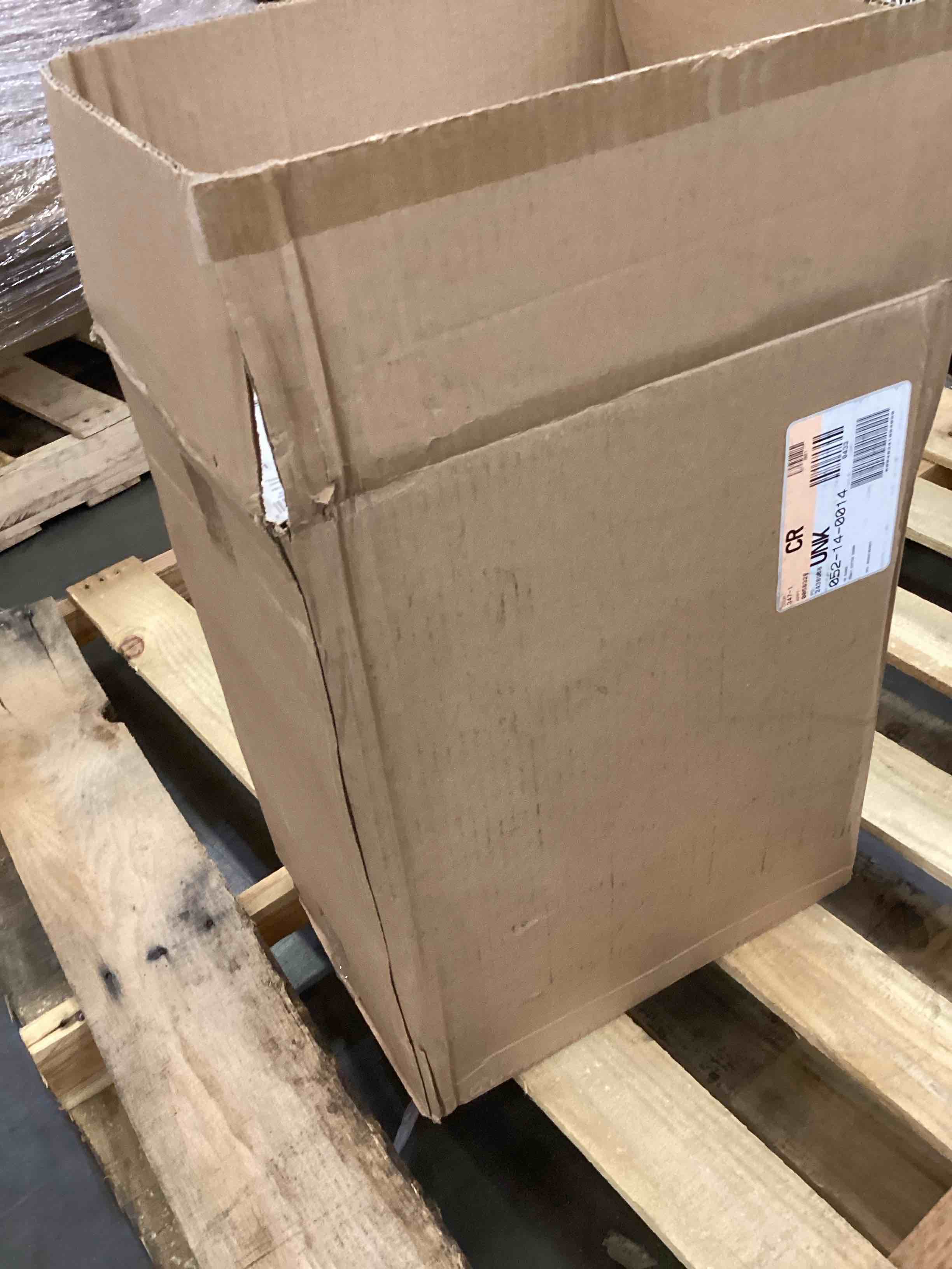 https://s3.amazonaws.com/lotting-images-prod/bidfta/EXS00624052_1695142342708.jpeg