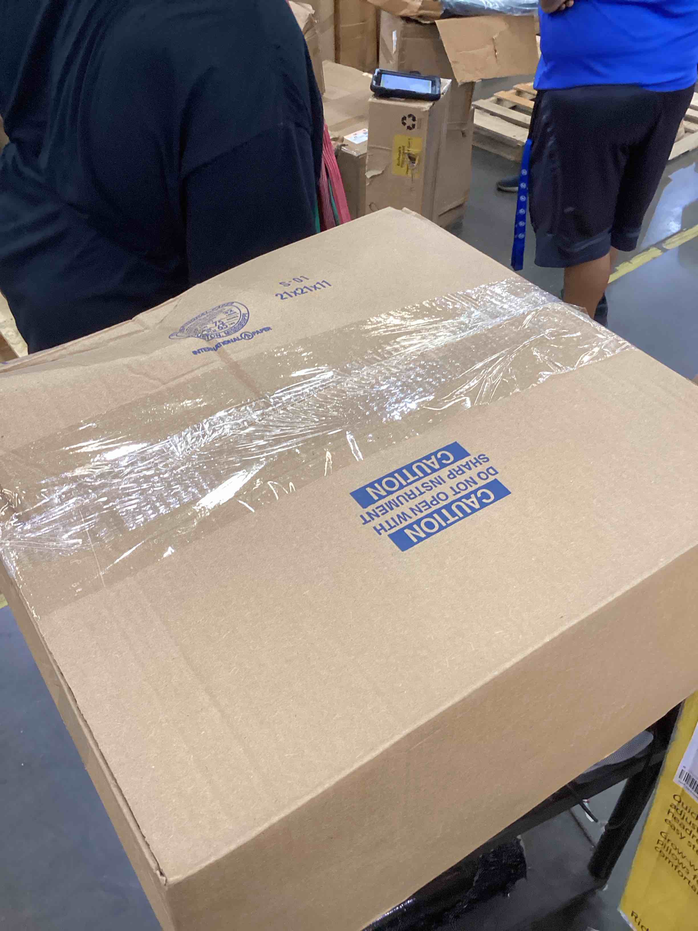 https://s3.amazonaws.com/lotting-images-prod/bidfta/EXS00624053_1695142461445.jpeg