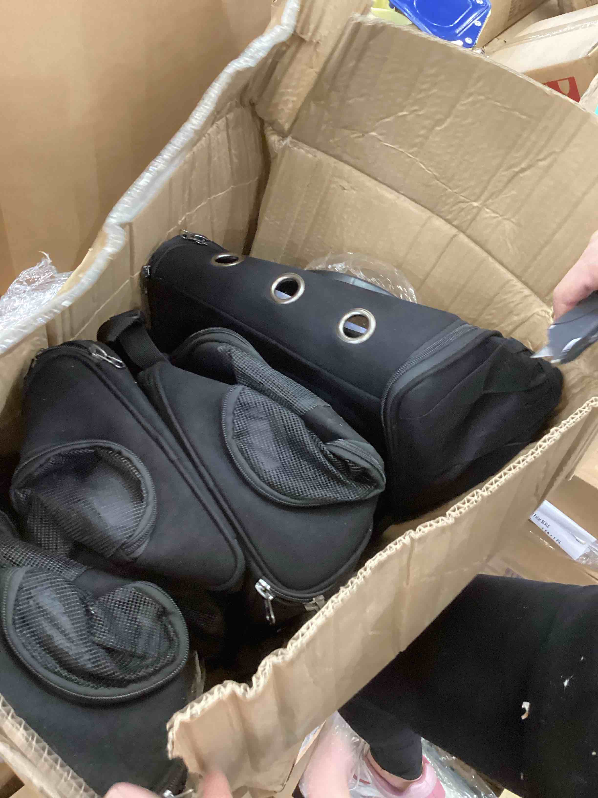 https://s3.amazonaws.com/lotting-images-prod/bidfta/EXS00624057_1695143908382.jpeg